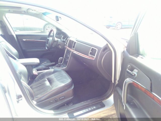 Photo 4 VIN: 3LNHL2JC1CR810106 - LINCOLN MKZ 