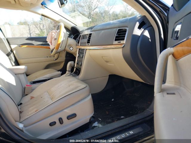 Photo 4 VIN: 3LNHL2JC2CR819445 - LINCOLN MKZ 