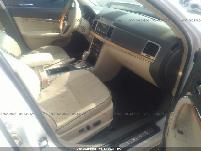 Photo 4 VIN: 3LNHL2JC3BR758069 - LINCOLN MKZ 