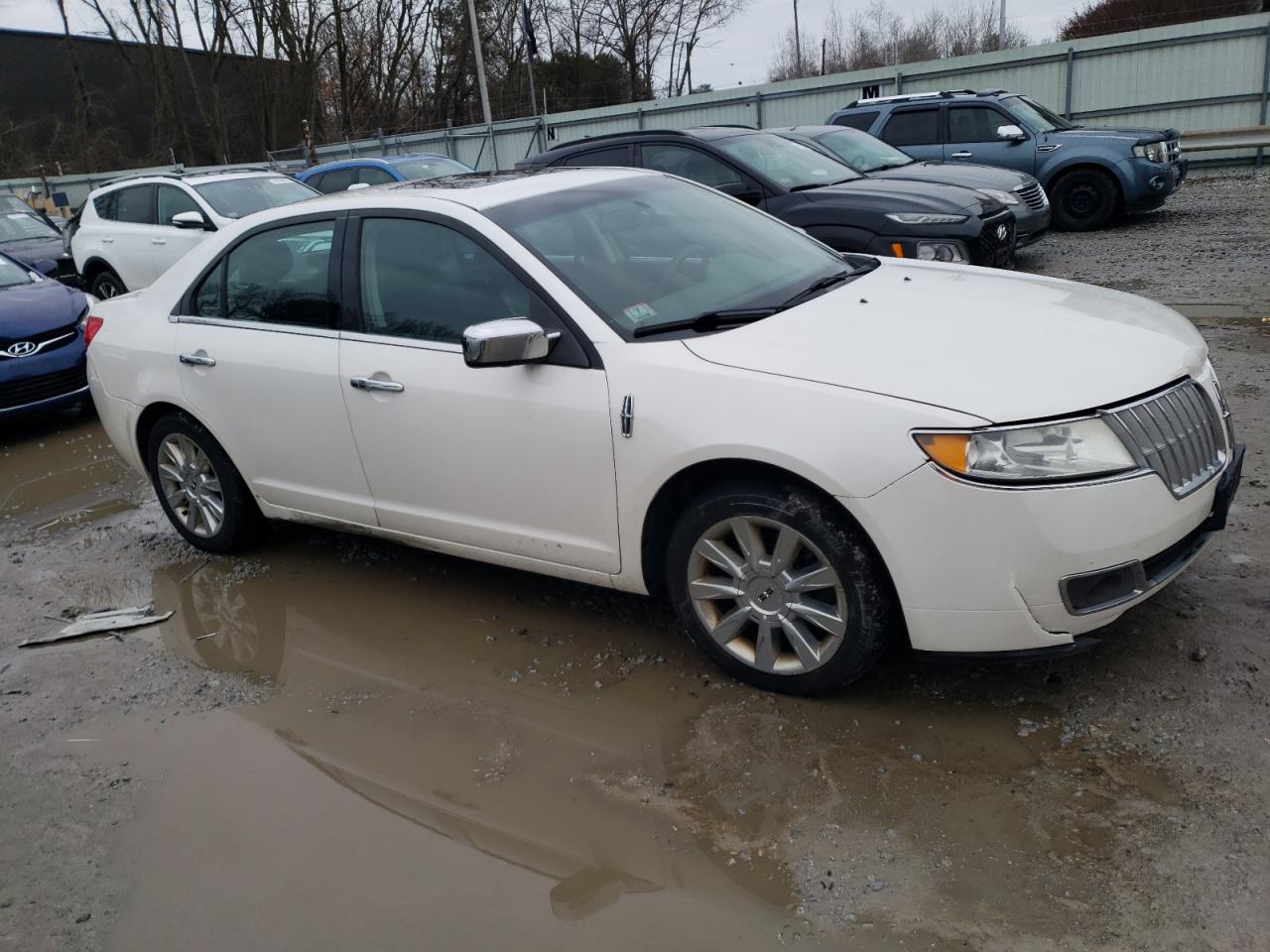 Photo 3 VIN: 3LNHL2JC4BR764558 - LINCOLN MKZ 