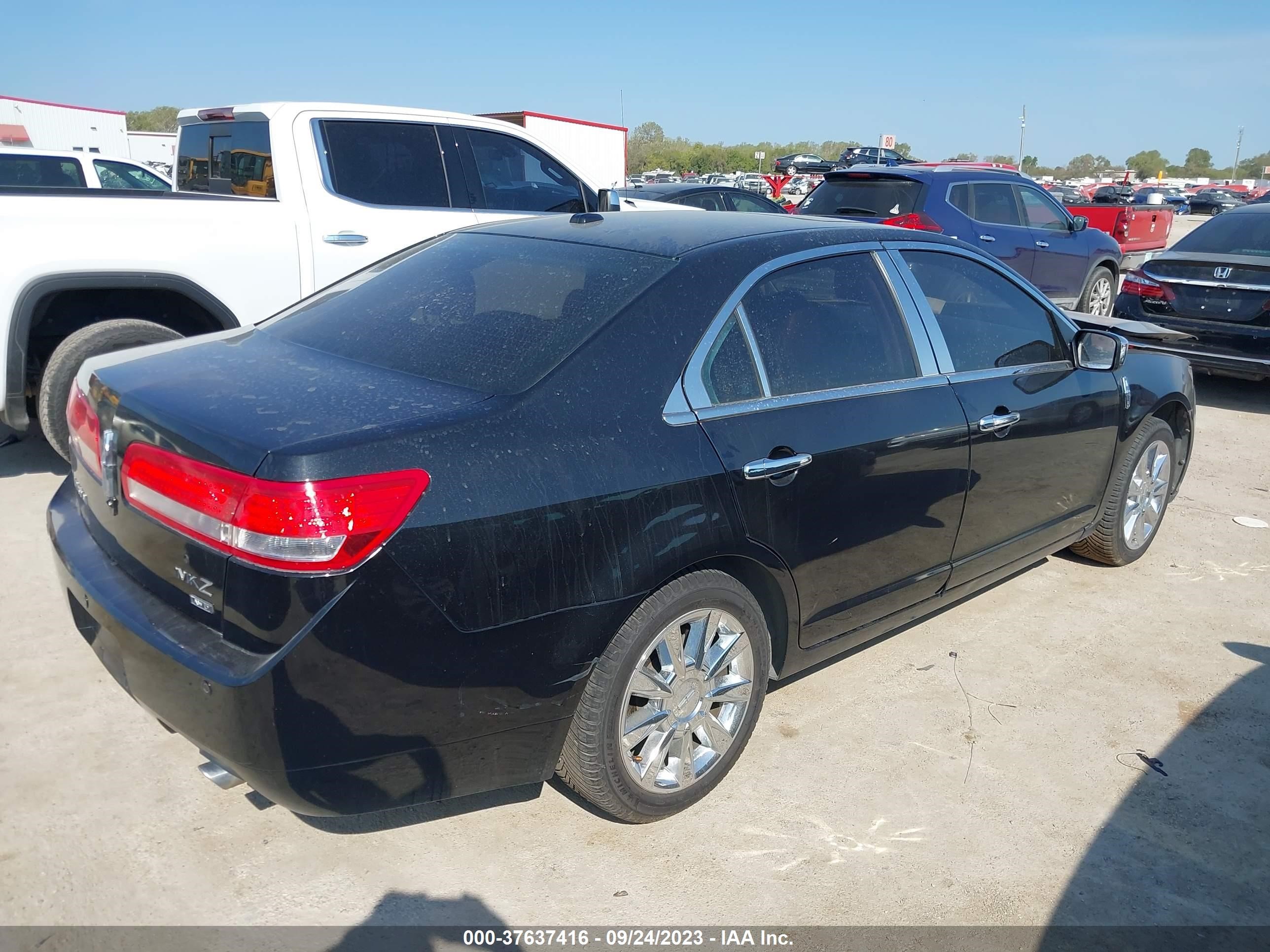 Photo 3 VIN: 3LNHL2JC6CR831050 - LINCOLN MKZ 