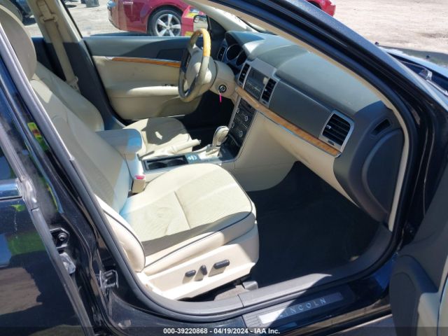 Photo 4 VIN: 3LNHL2JC7BR765932 - LINCOLN MKZ 