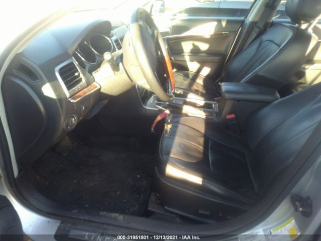 Photo 4 VIN: 3LNHL2JC7CR813060 - LINCOLN MKZ 