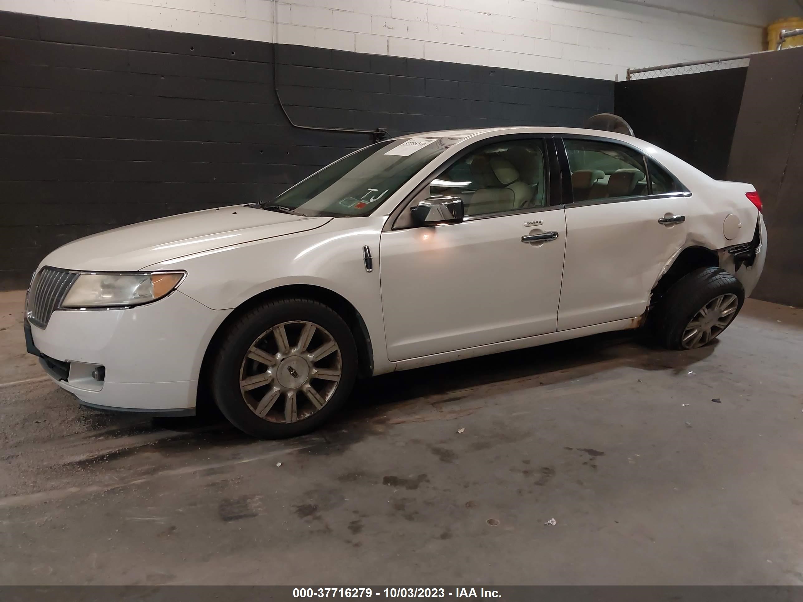 Photo 1 VIN: 3LNHL2JC8AR619814 - LINCOLN MKZ 