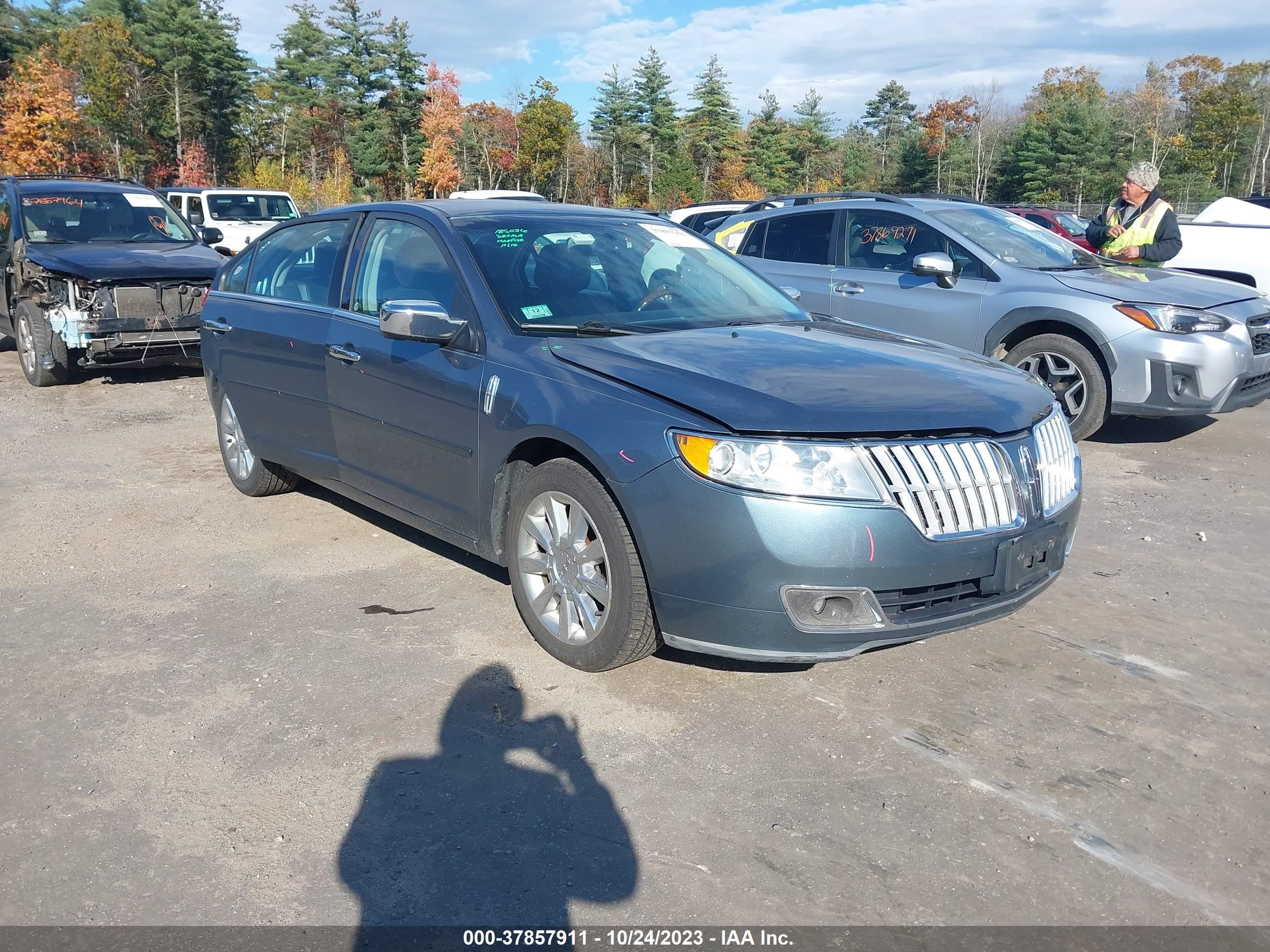 Photo 0 VIN: 3LNHL2JC8BR767883 - LINCOLN MKZ 