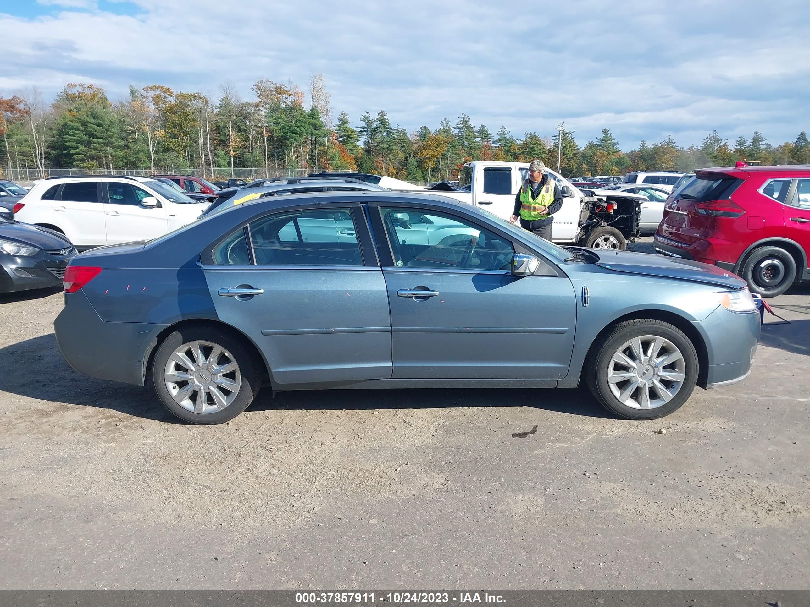 Photo 13 VIN: 3LNHL2JC8BR767883 - LINCOLN MKZ 