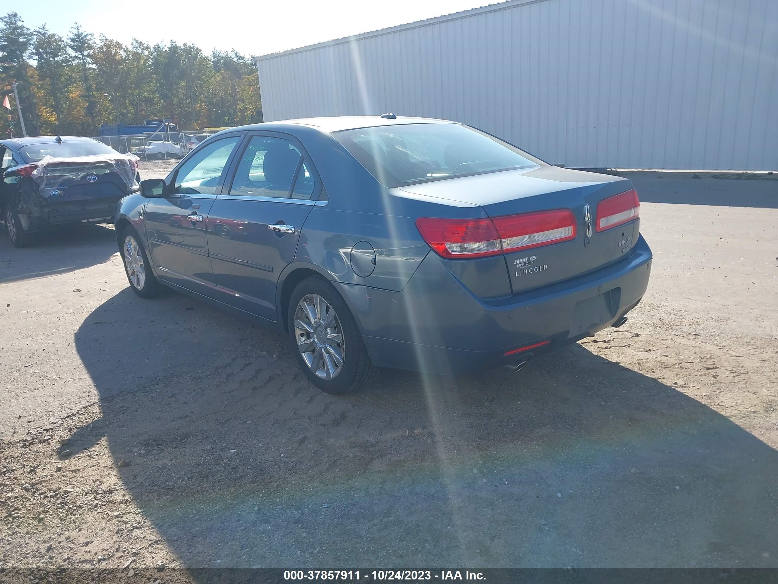 Photo 2 VIN: 3LNHL2JC8BR767883 - LINCOLN MKZ 