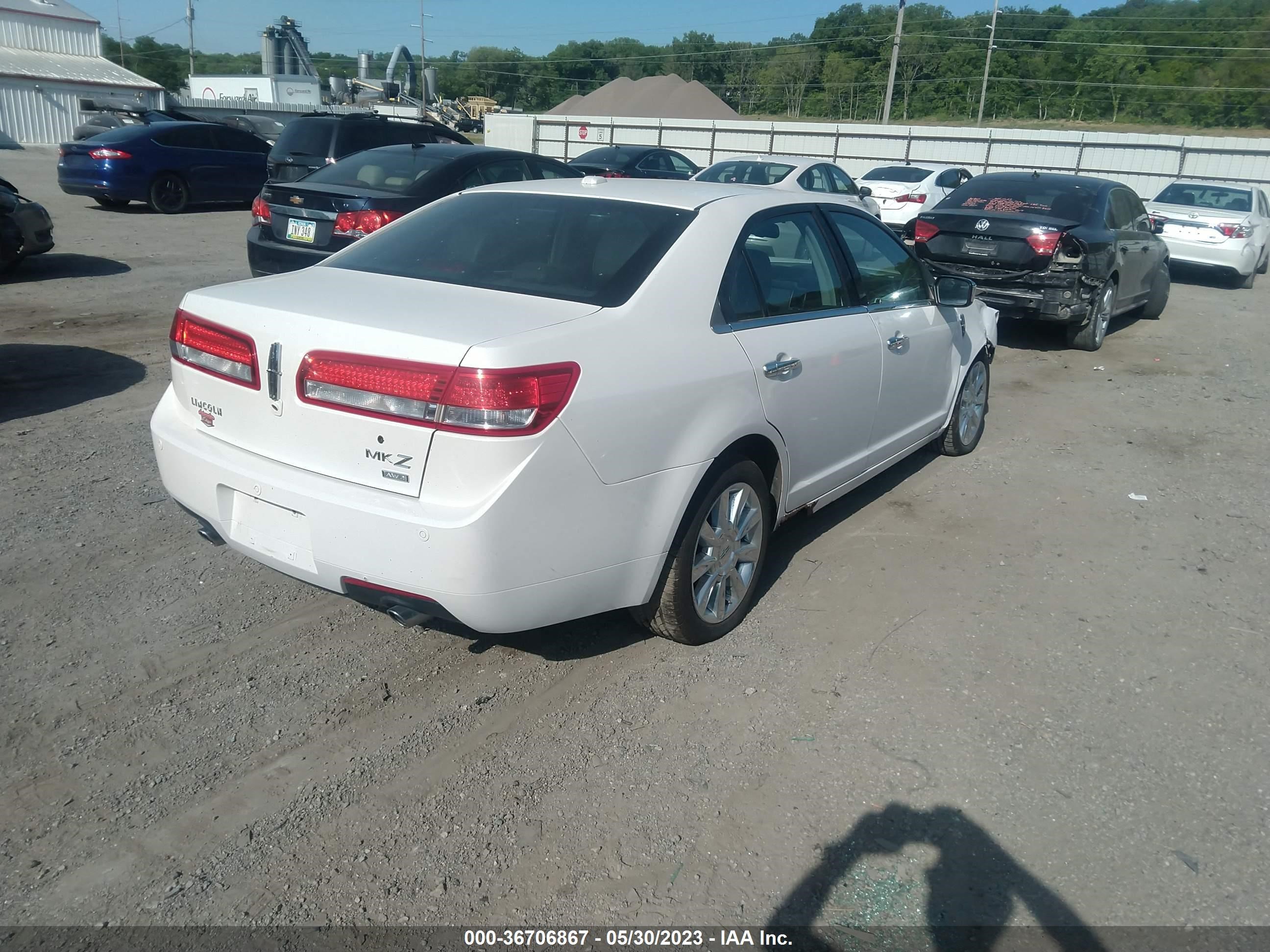 Photo 3 VIN: 3LNHL2JC9BR770419 - LINCOLN MKZ 