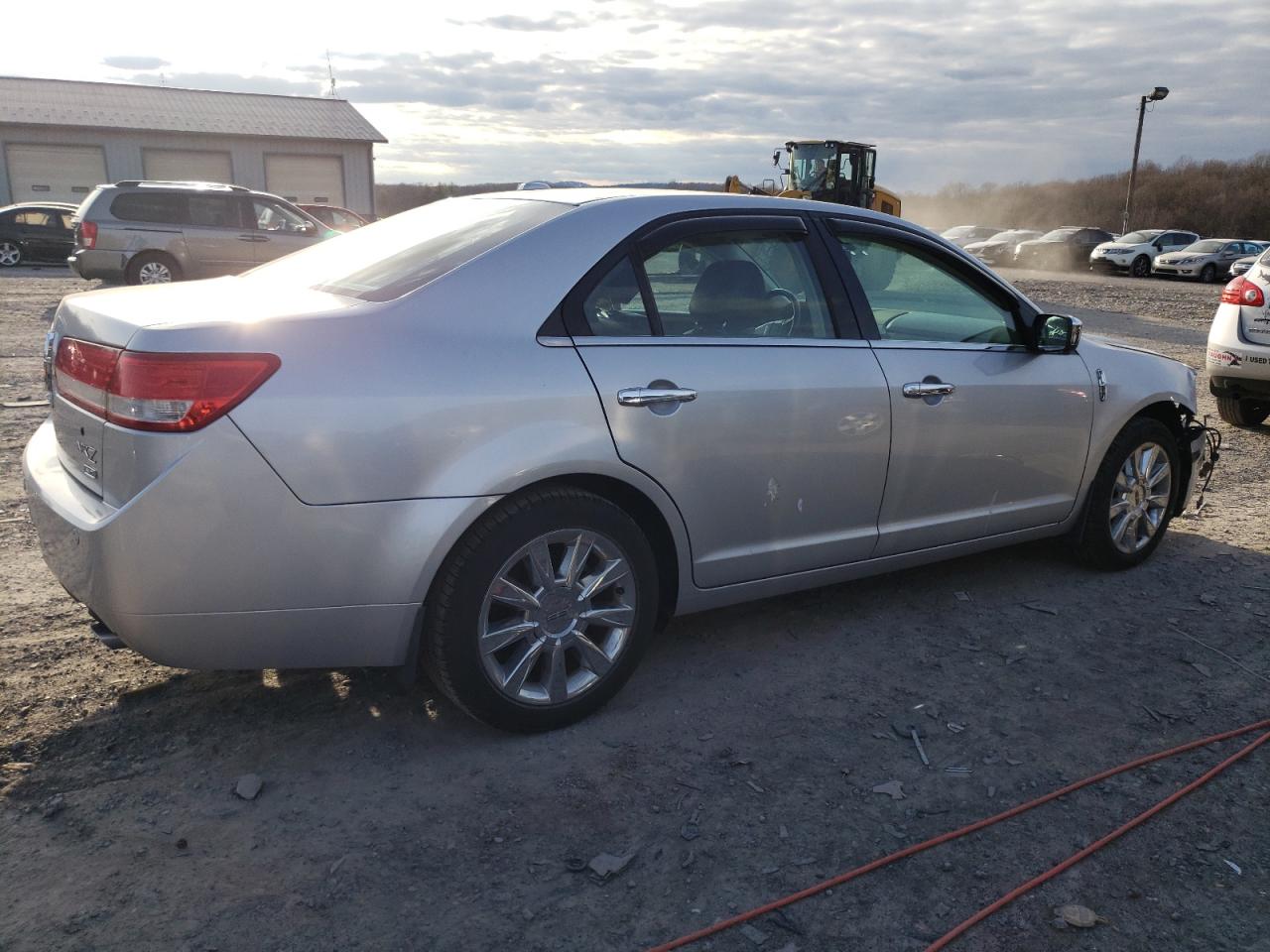 Photo 2 VIN: 3LNHL2JC9CR809575 - LINCOLN MKZ 