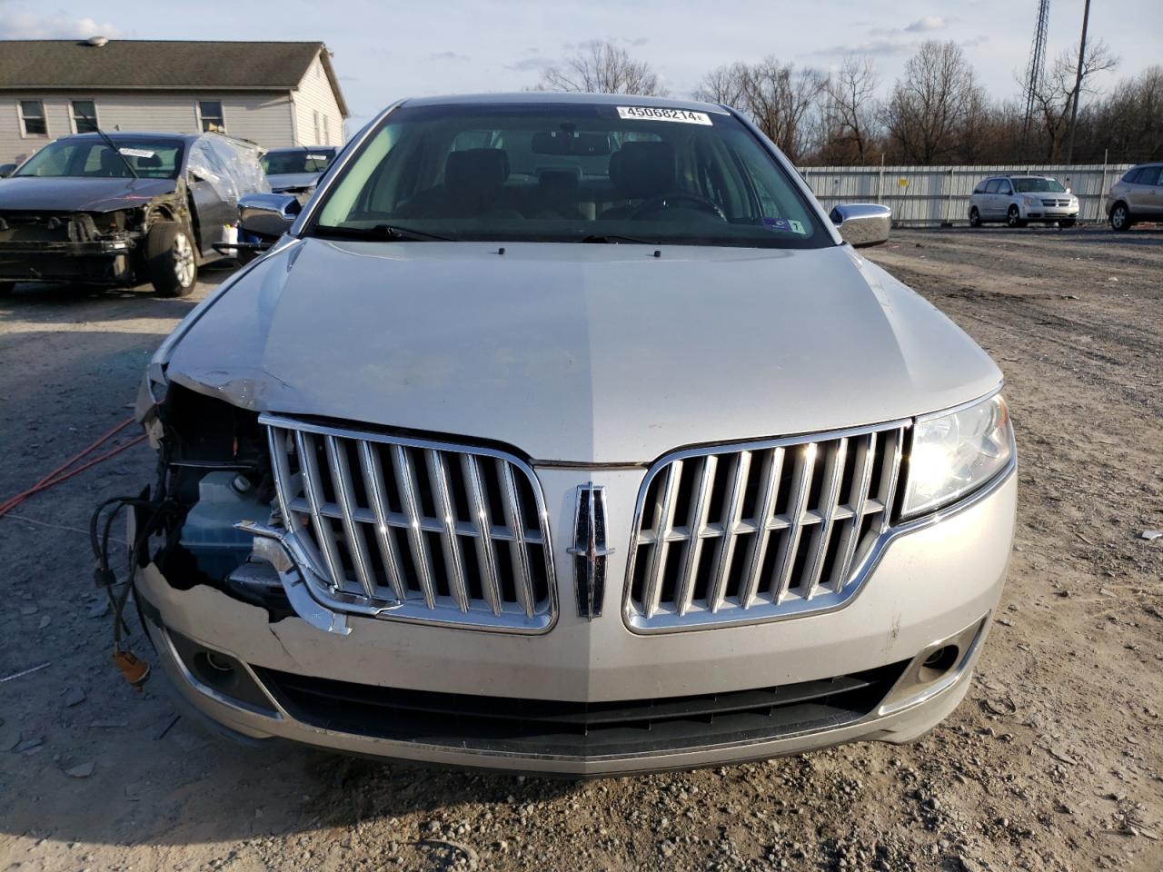 Photo 4 VIN: 3LNHL2JC9CR809575 - LINCOLN MKZ 