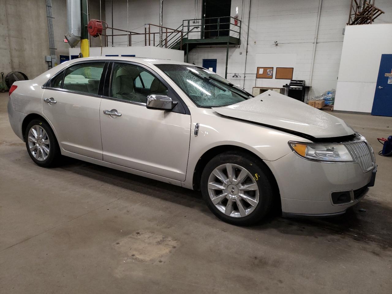 Photo 3 VIN: 3LNHL2JCXAR612105 - LINCOLN MKZ 