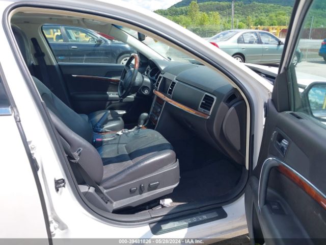 Photo 4 VIN: 3LNHL2JCXAR753420 - LINCOLN MKZ 