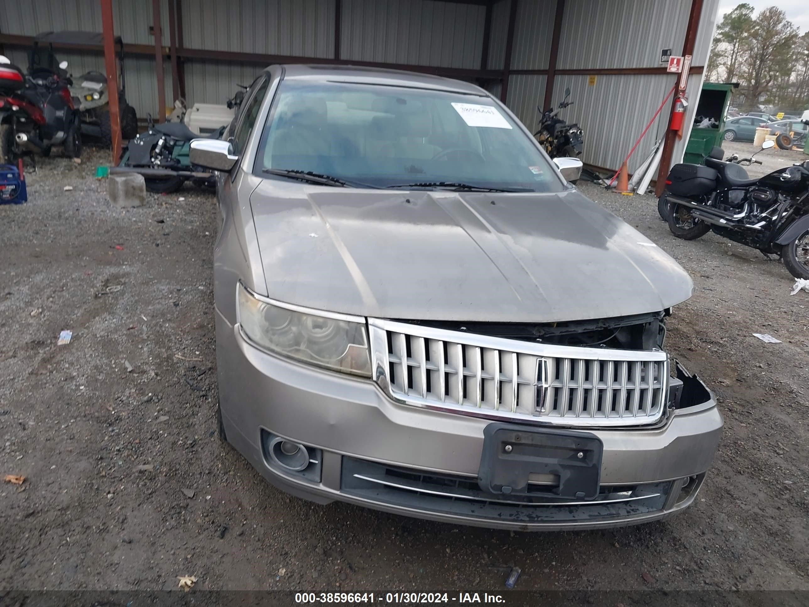 Photo 11 VIN: 3LNHM26T08R639684 - LINCOLN MKZ 