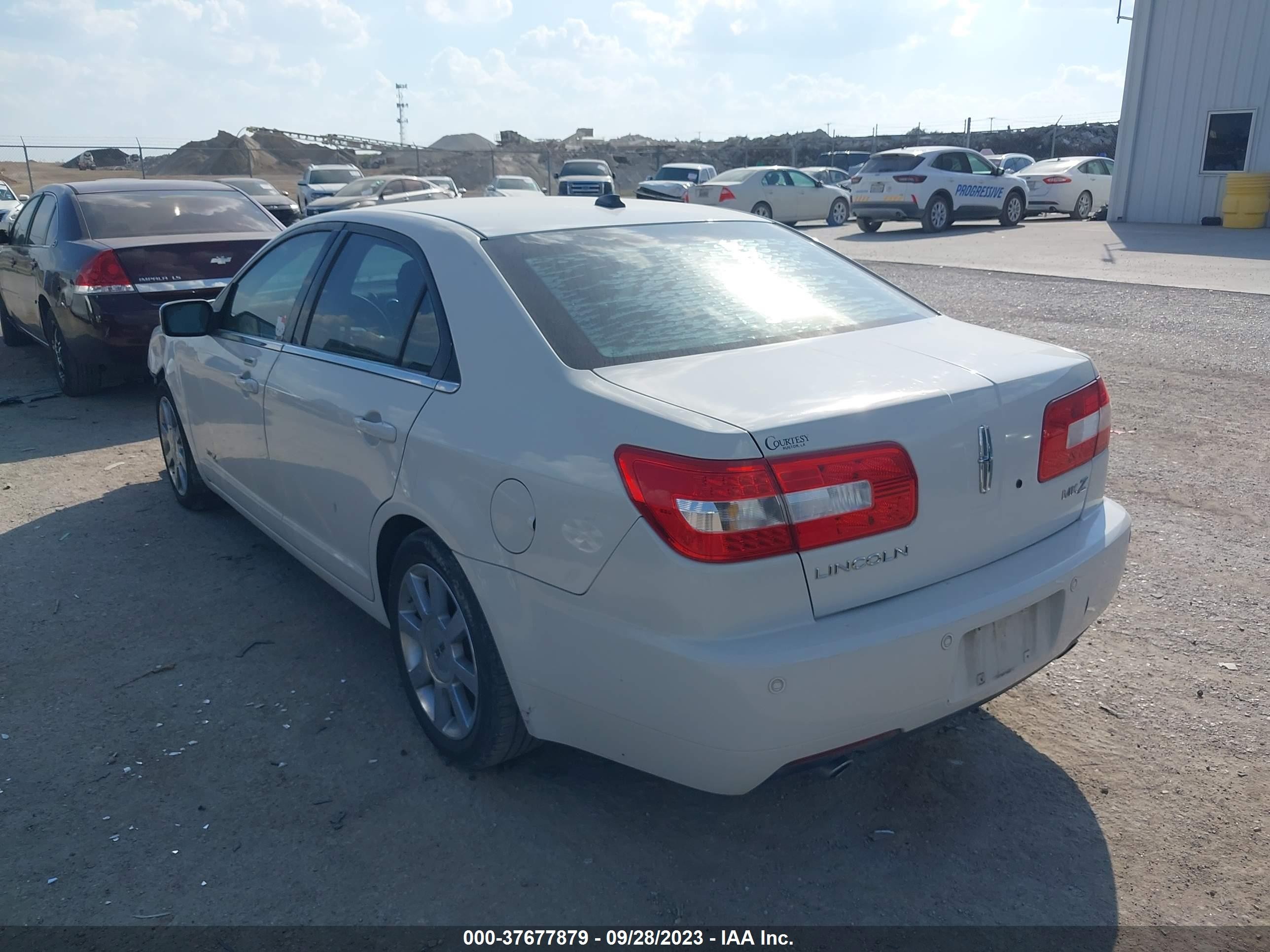 Photo 2 VIN: 3LNHM26T08R640205 - LINCOLN MKZ 