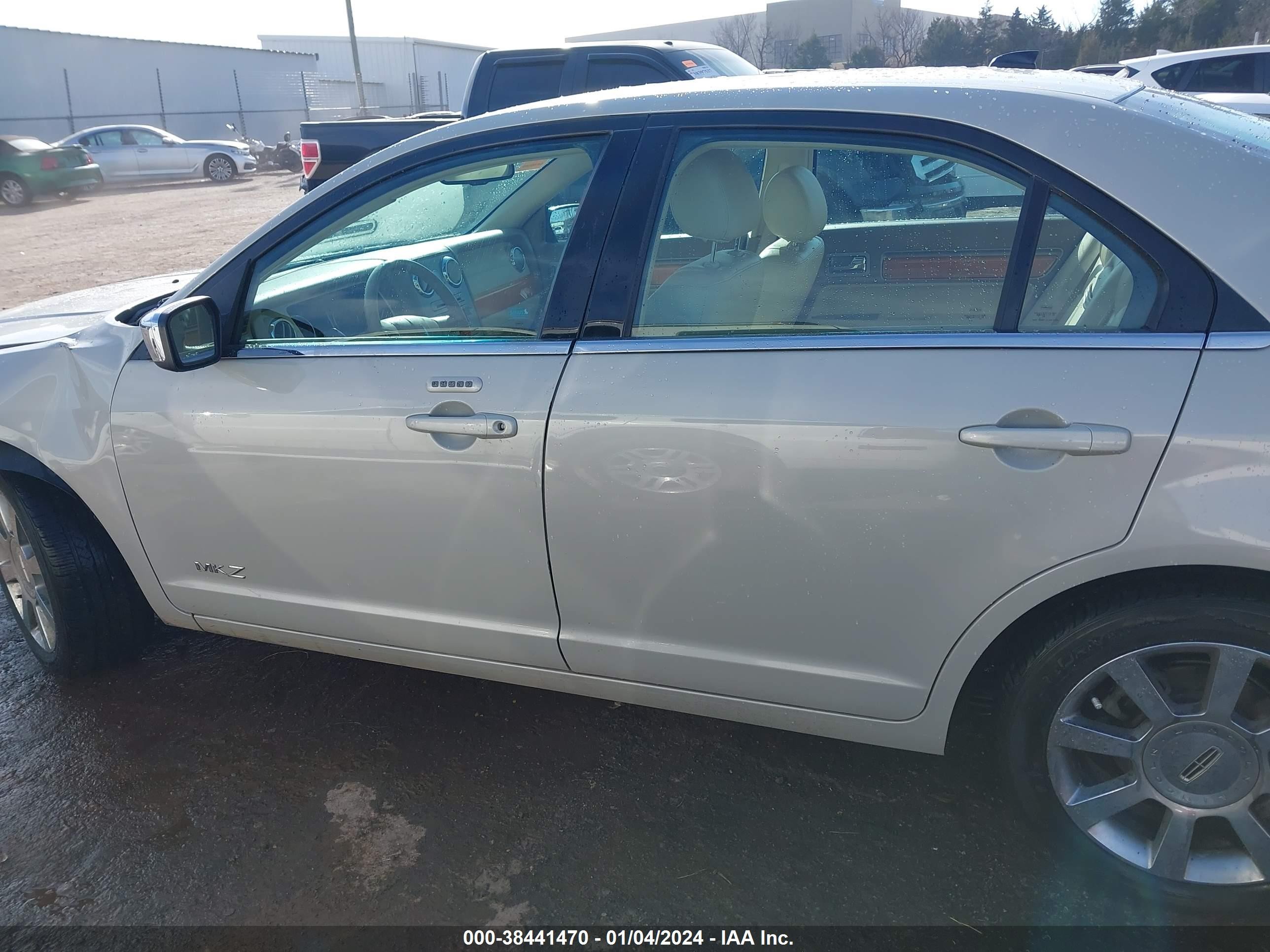 Photo 13 VIN: 3LNHM26T18R606077 - LINCOLN MKZ 