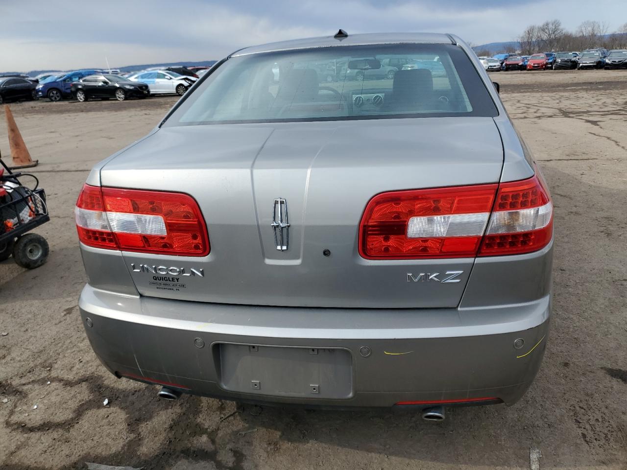 Photo 5 VIN: 3LNHM26T18R620013 - LINCOLN MKZ 