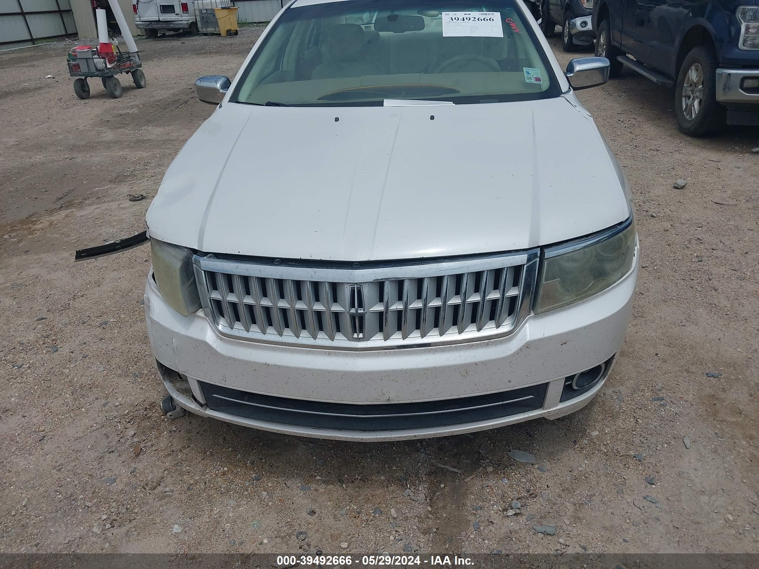 Photo 11 VIN: 3LNHM26T19R609188 - LINCOLN MKZ 