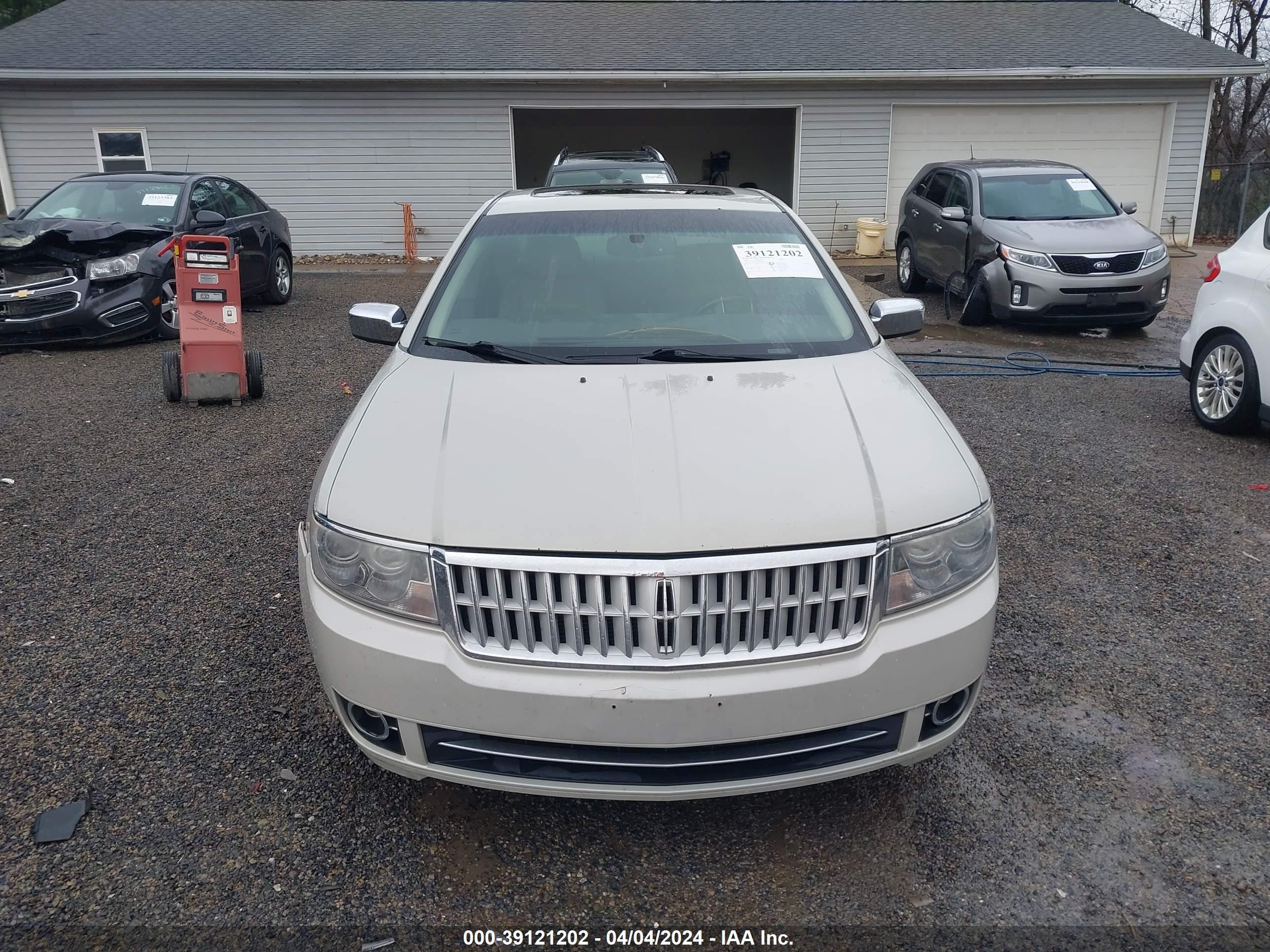 Photo 12 VIN: 3LNHM26T28R610560 - LINCOLN MKZ 