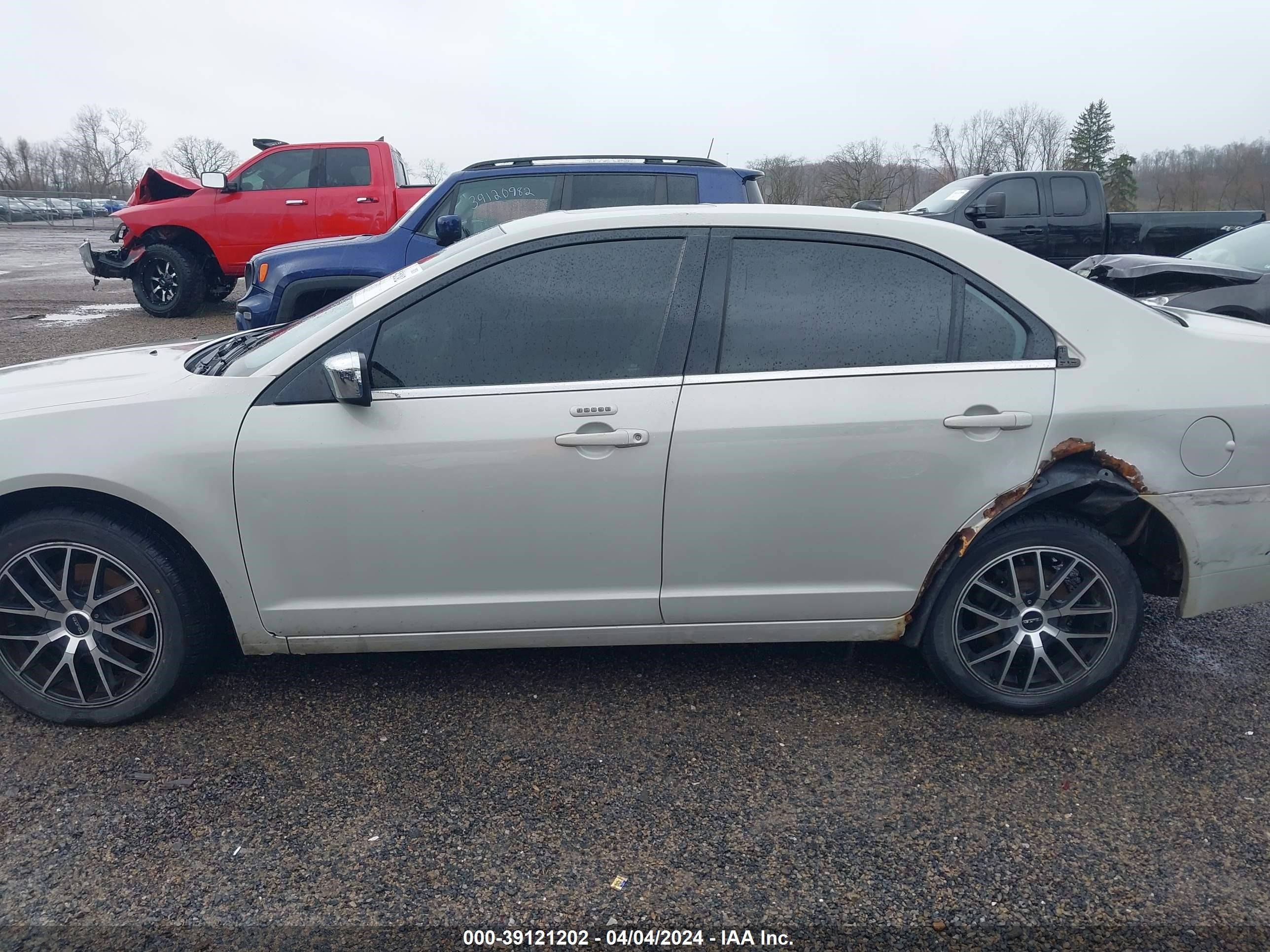 Photo 14 VIN: 3LNHM26T28R610560 - LINCOLN MKZ 