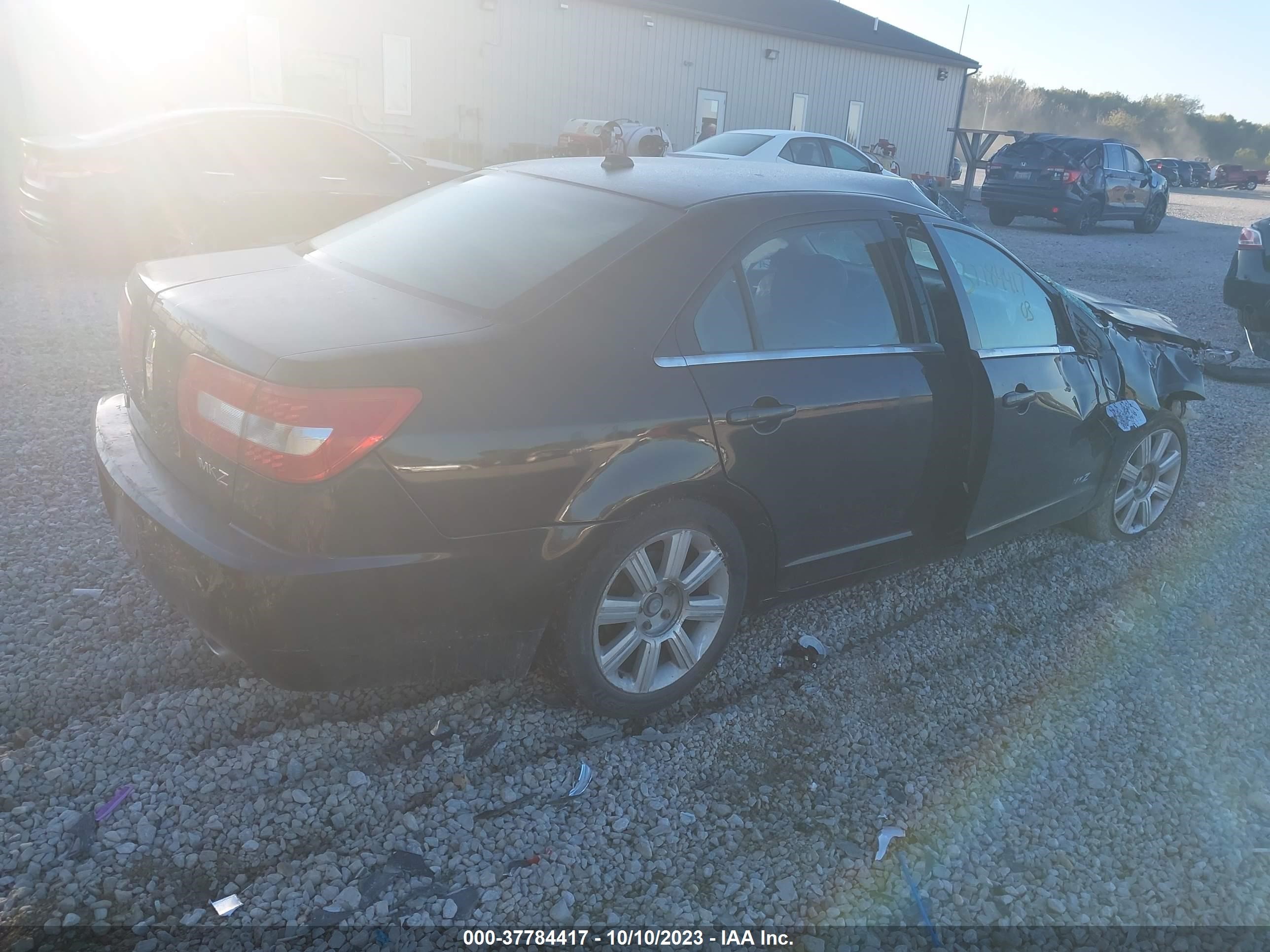 Photo 3 VIN: 3LNHM26T28R622367 - LINCOLN MKZ 