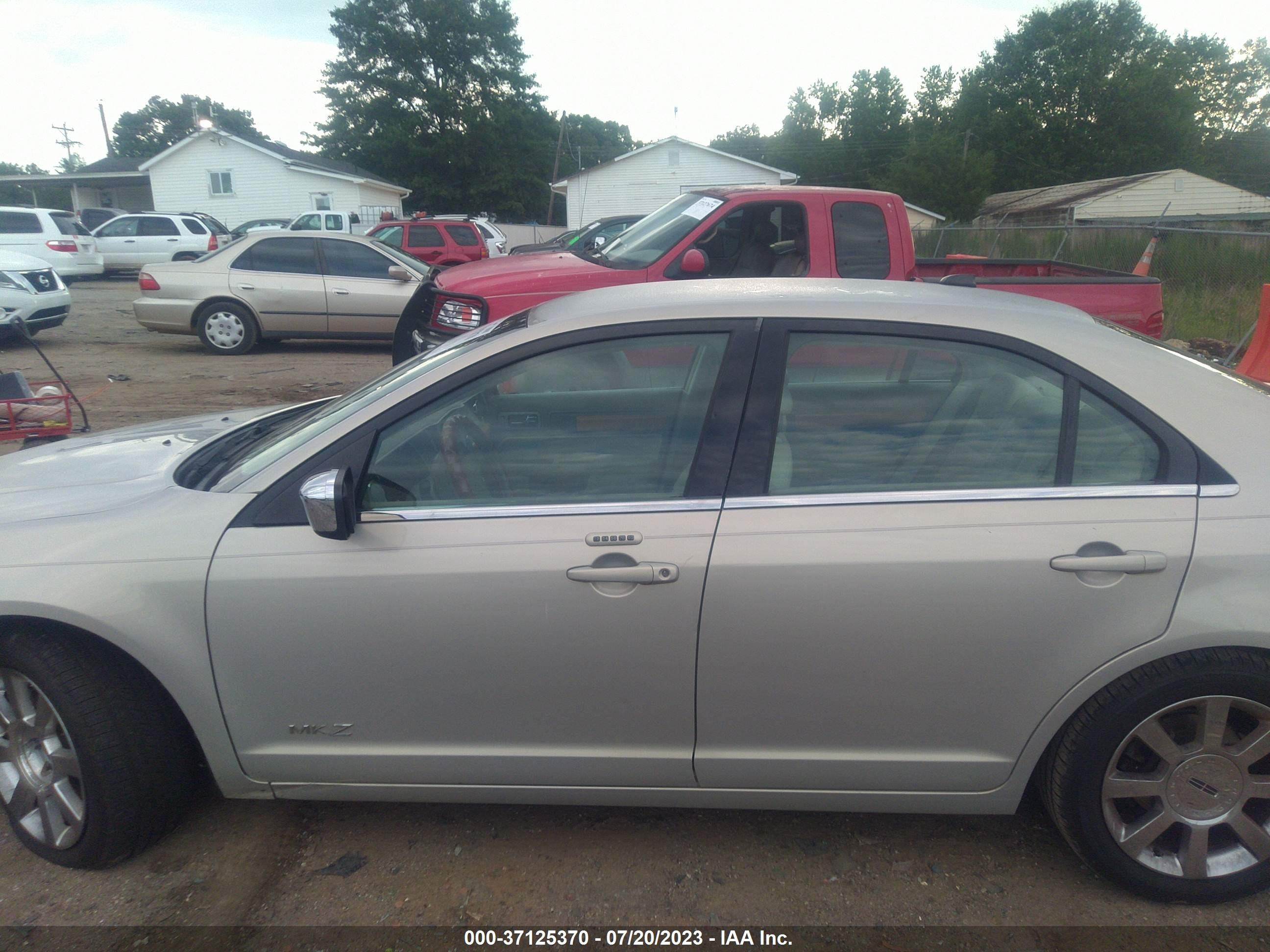 Photo 13 VIN: 3LNHM26T39R623688 - LINCOLN MKZ 