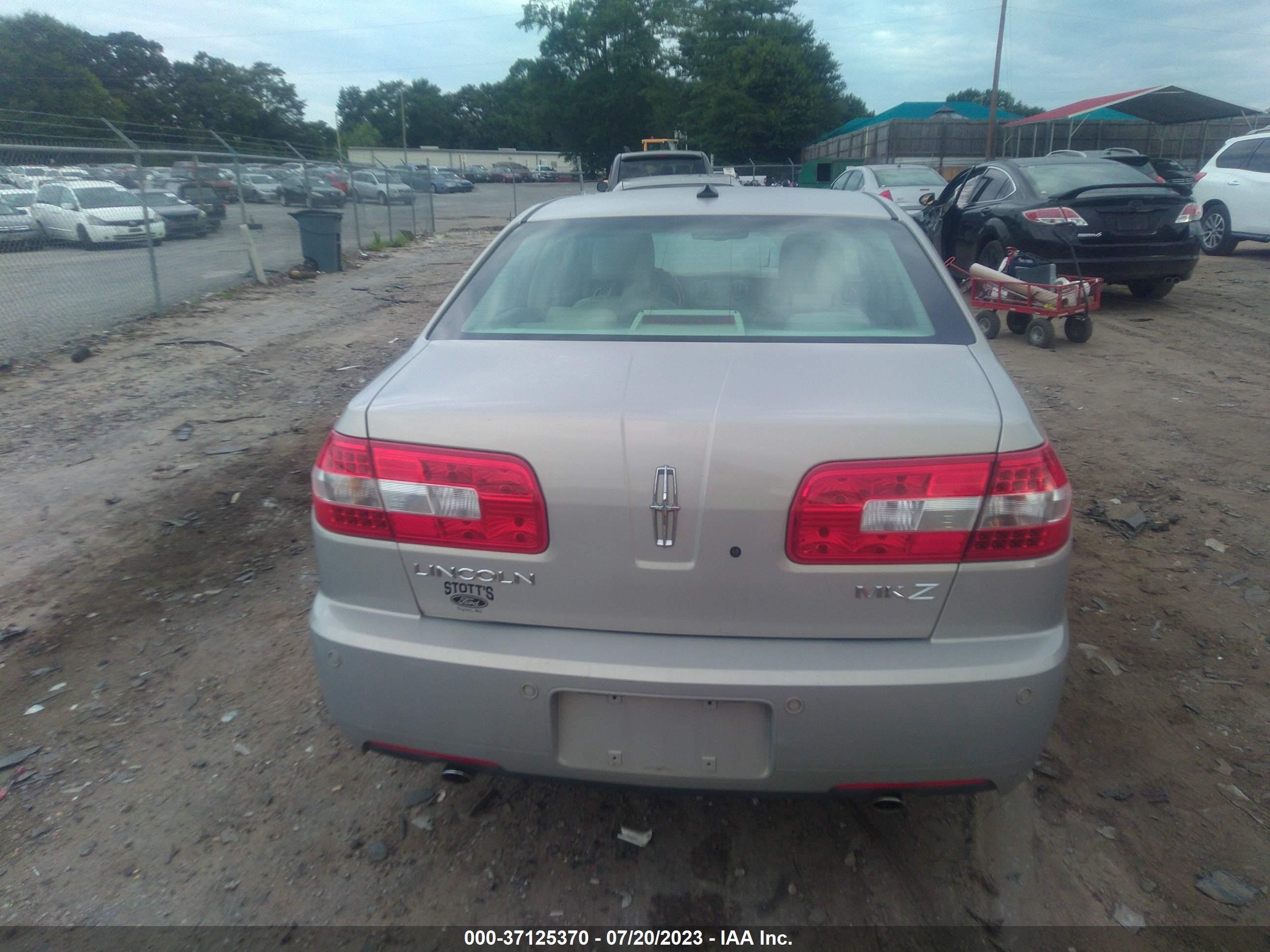 Photo 15 VIN: 3LNHM26T39R623688 - LINCOLN MKZ 