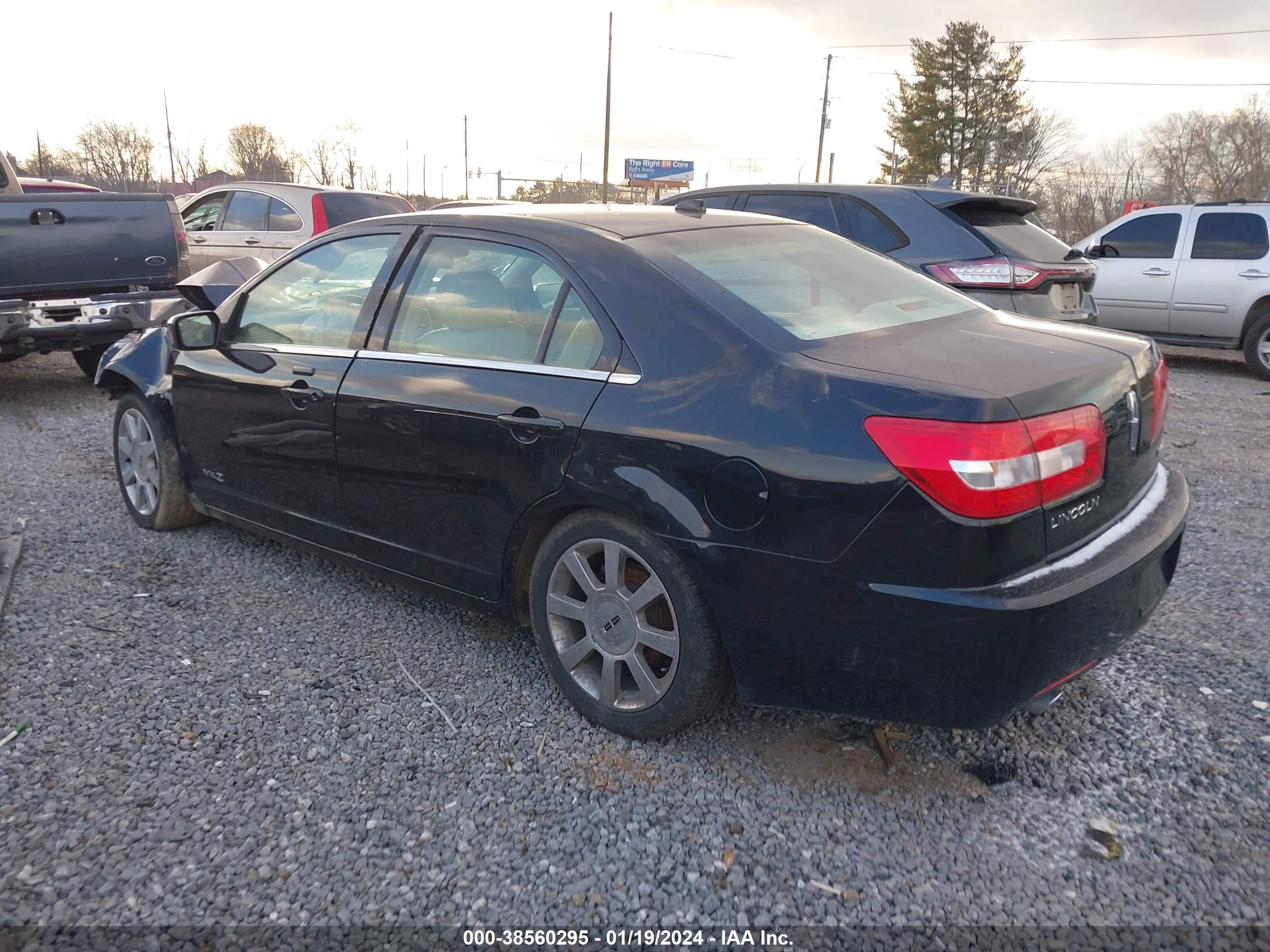 Photo 2 VIN: 3LNHM26T58R624775 - LINCOLN MKZ 