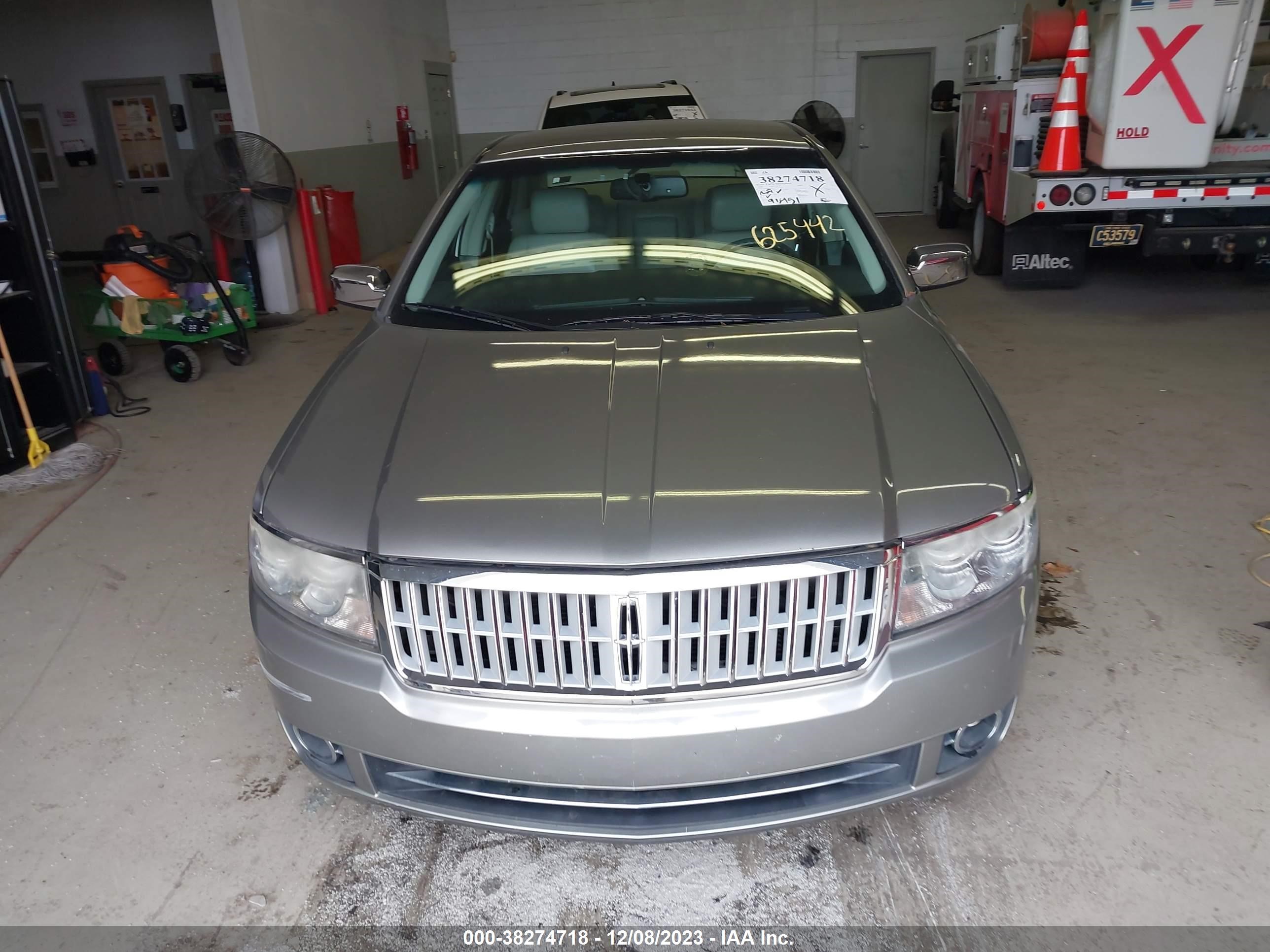 Photo 11 VIN: 3LNHM26T58R625442 - LINCOLN MKZ 