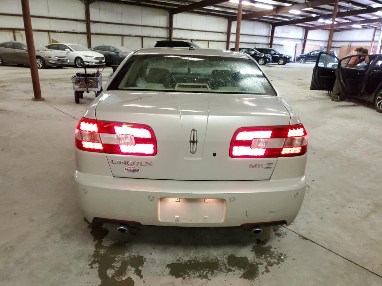 Photo 5 VIN: 3LNHM26T58R626543 - LINCOLN MKZ 