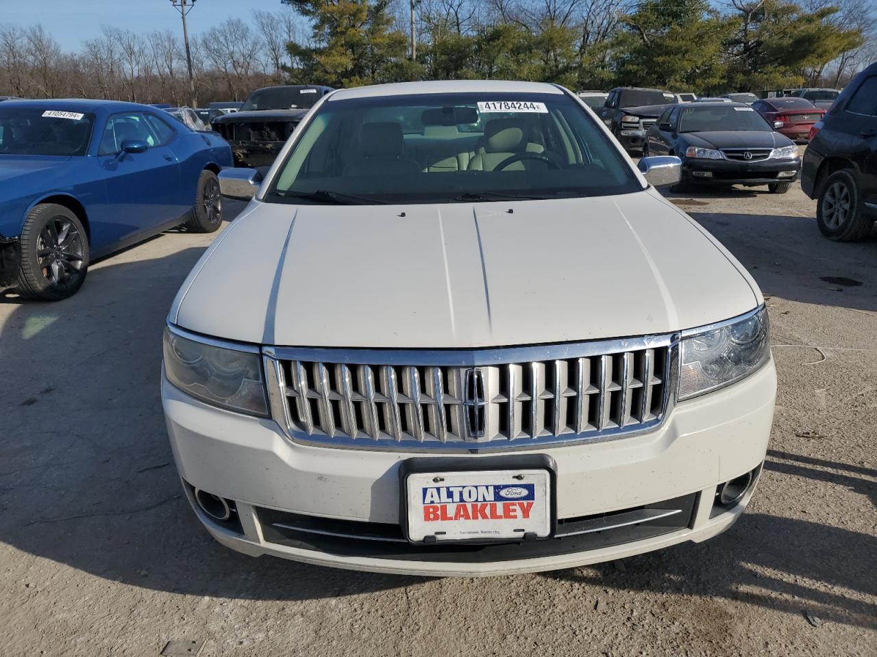 Photo 4 VIN: 3LNHM26T58R650907 - LINCOLN MKZ 