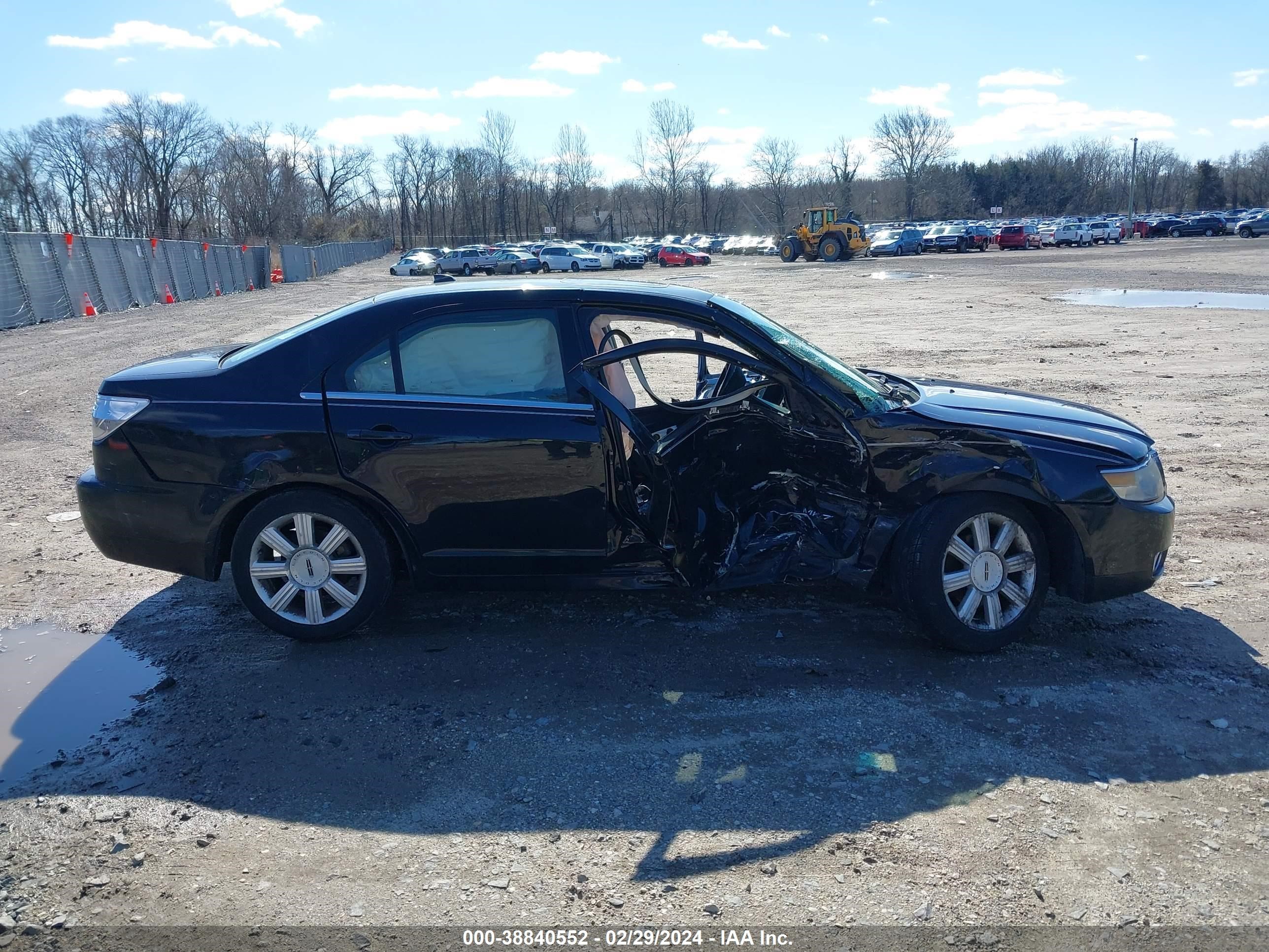 Photo 11 VIN: 3LNHM26TX8R625355 - LINCOLN MKZ 