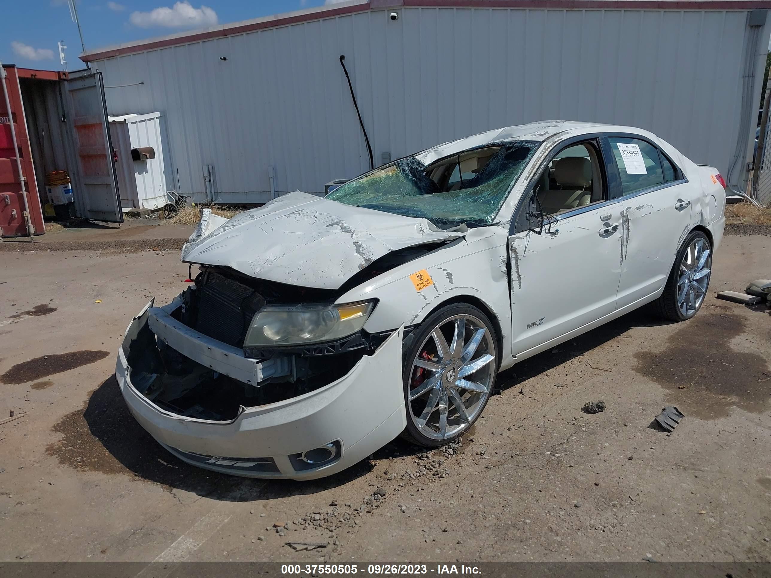 Photo 1 VIN: 3LNHM26TX8R635402 - LINCOLN MKZ 