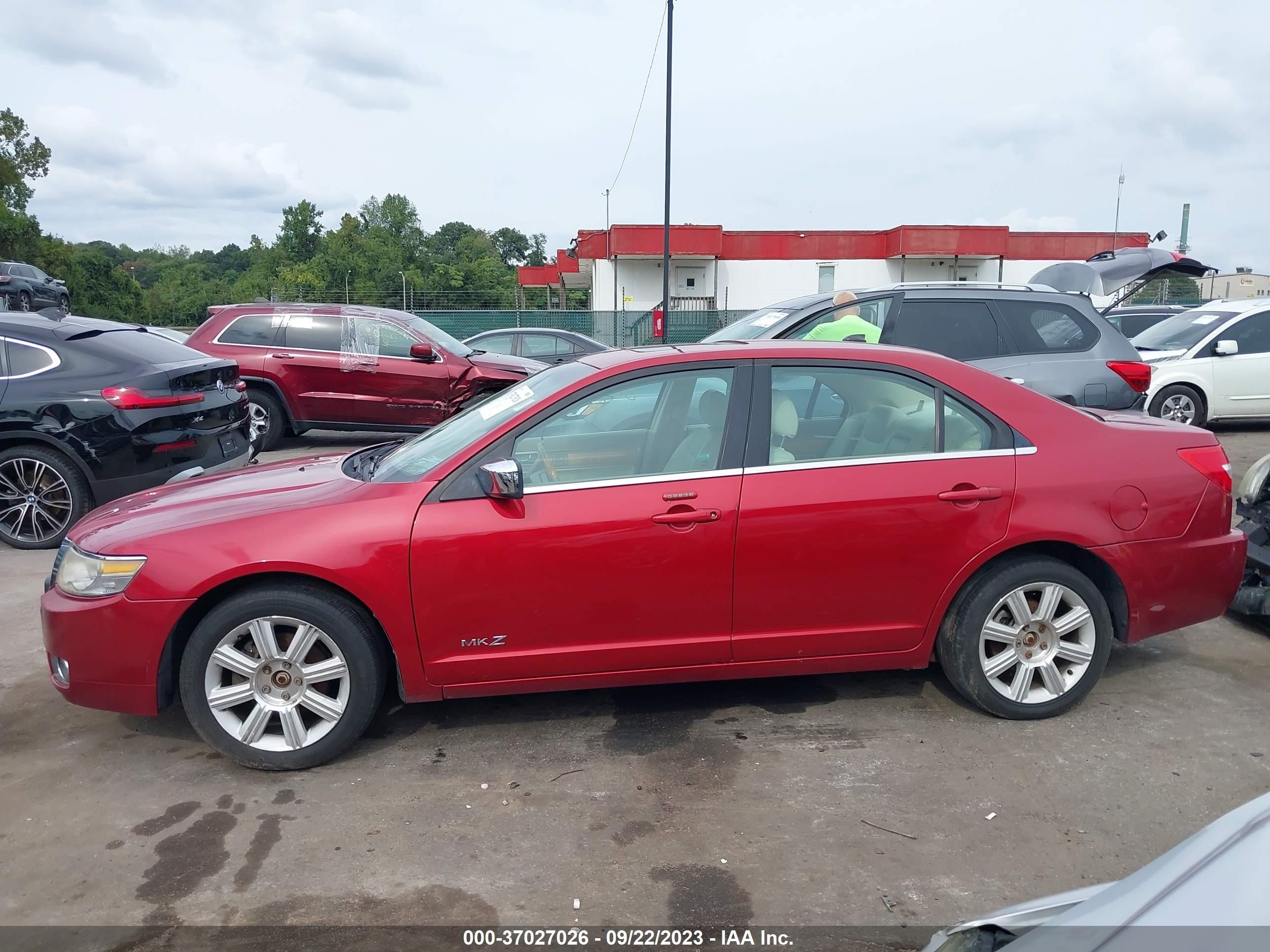 Photo 12 VIN: 3LNHM28T08R607864 - LINCOLN MKZ 