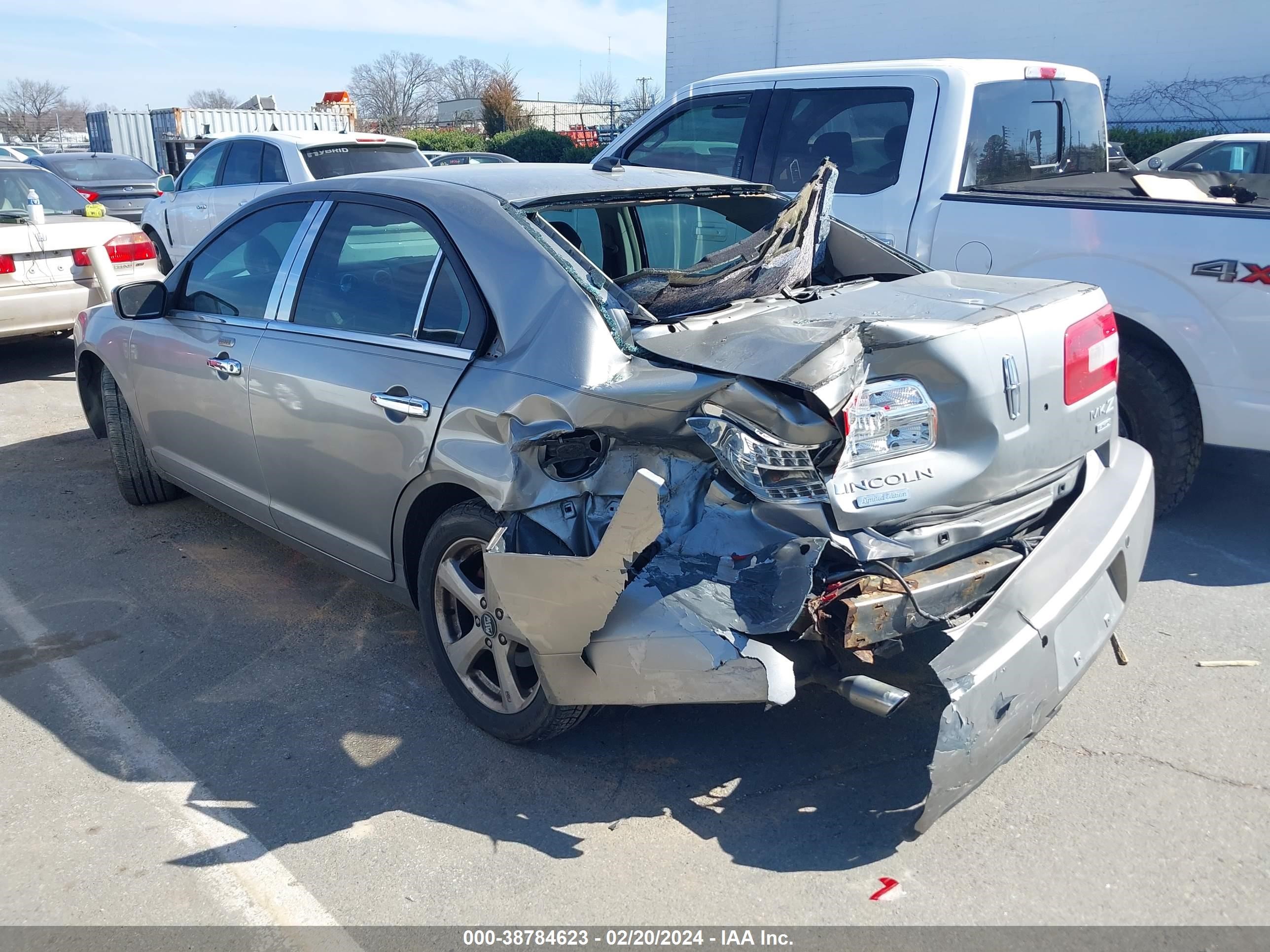 Photo 2 VIN: 3LNHM28T48R661863 - LINCOLN MKZ 