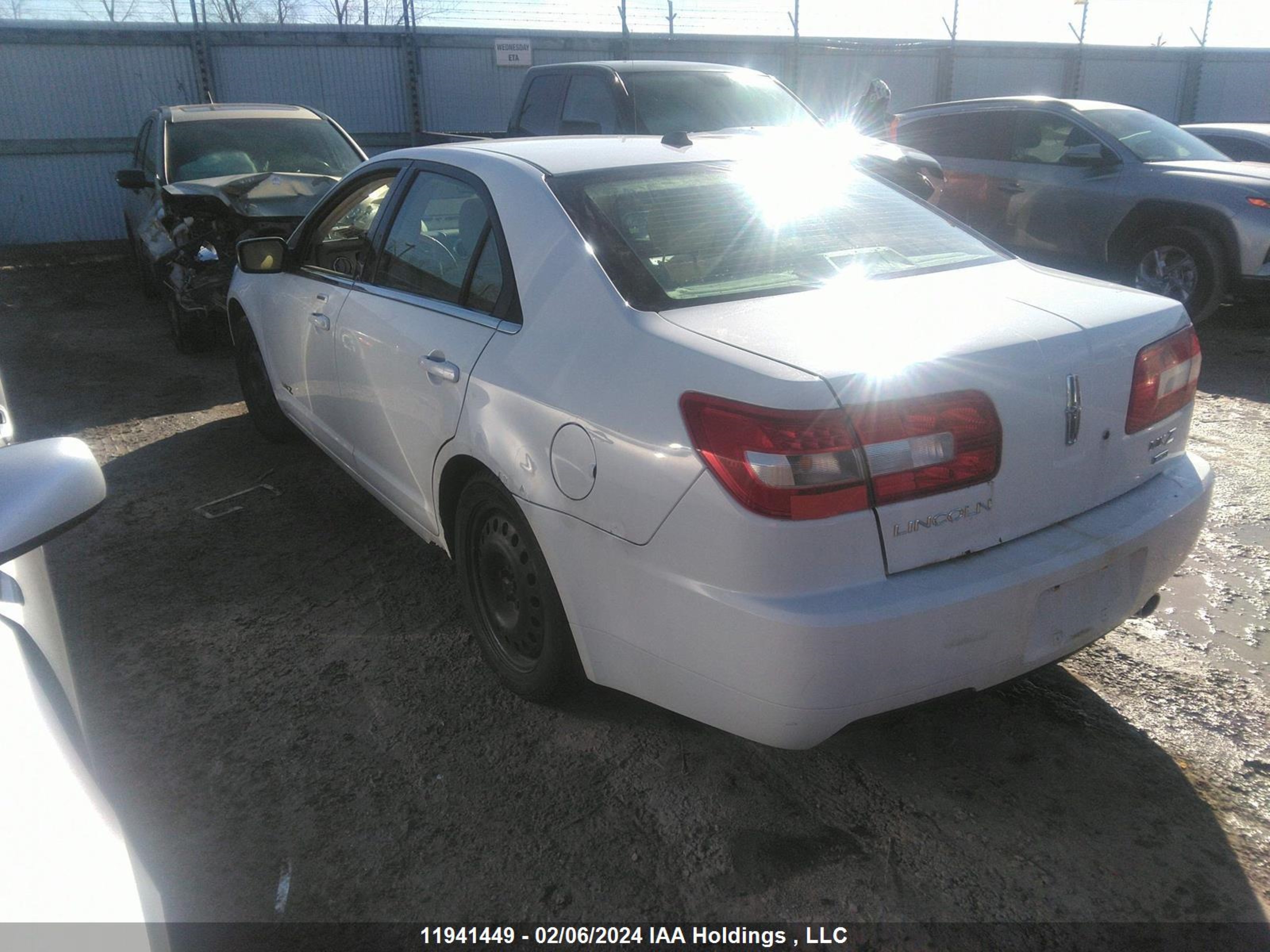 Photo 2 VIN: 3LNHM28T87R615399 - LINCOLN MKZ 