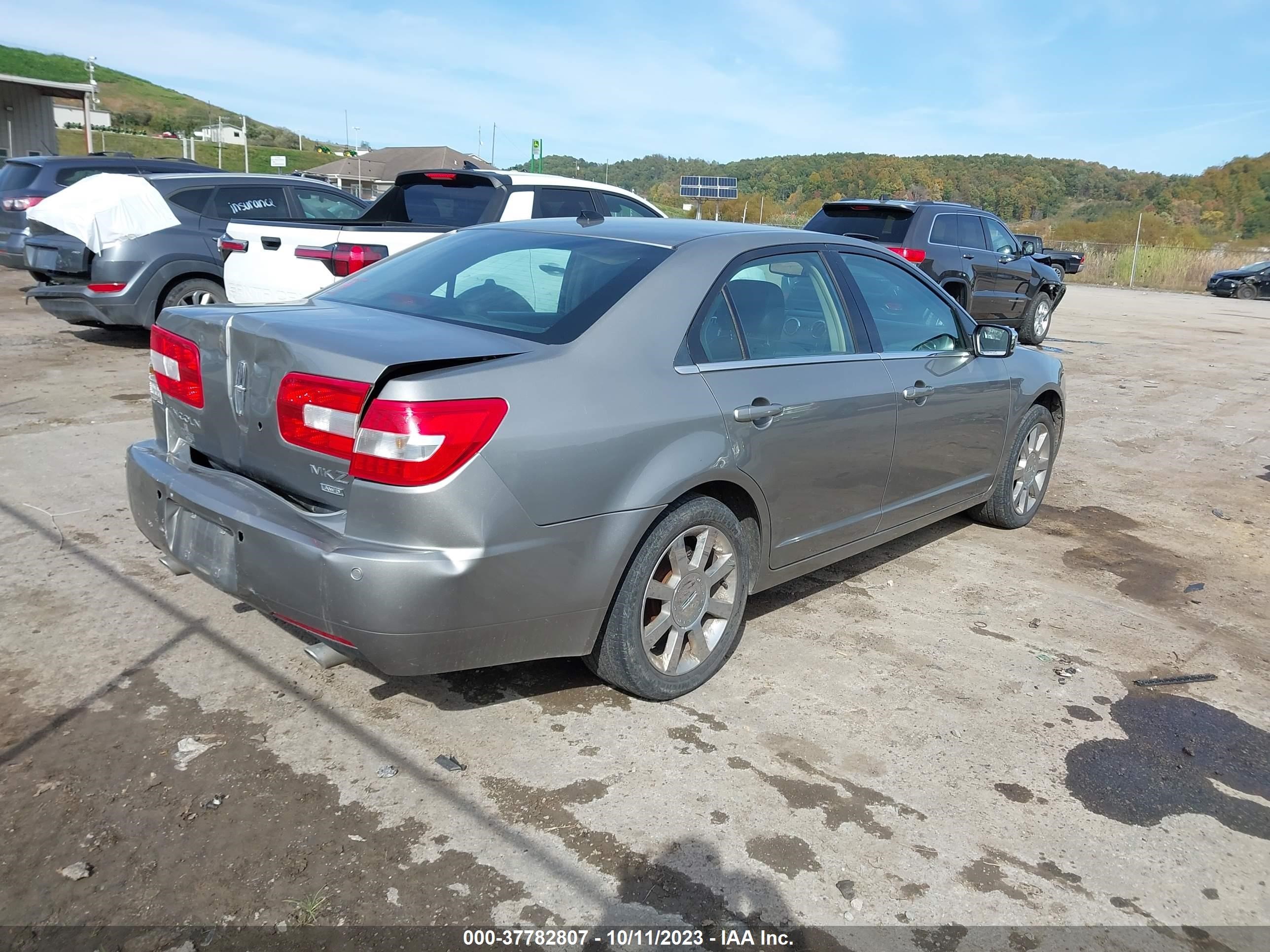 Photo 3 VIN: 3LNHM28T88R639798 - LINCOLN MKZ 