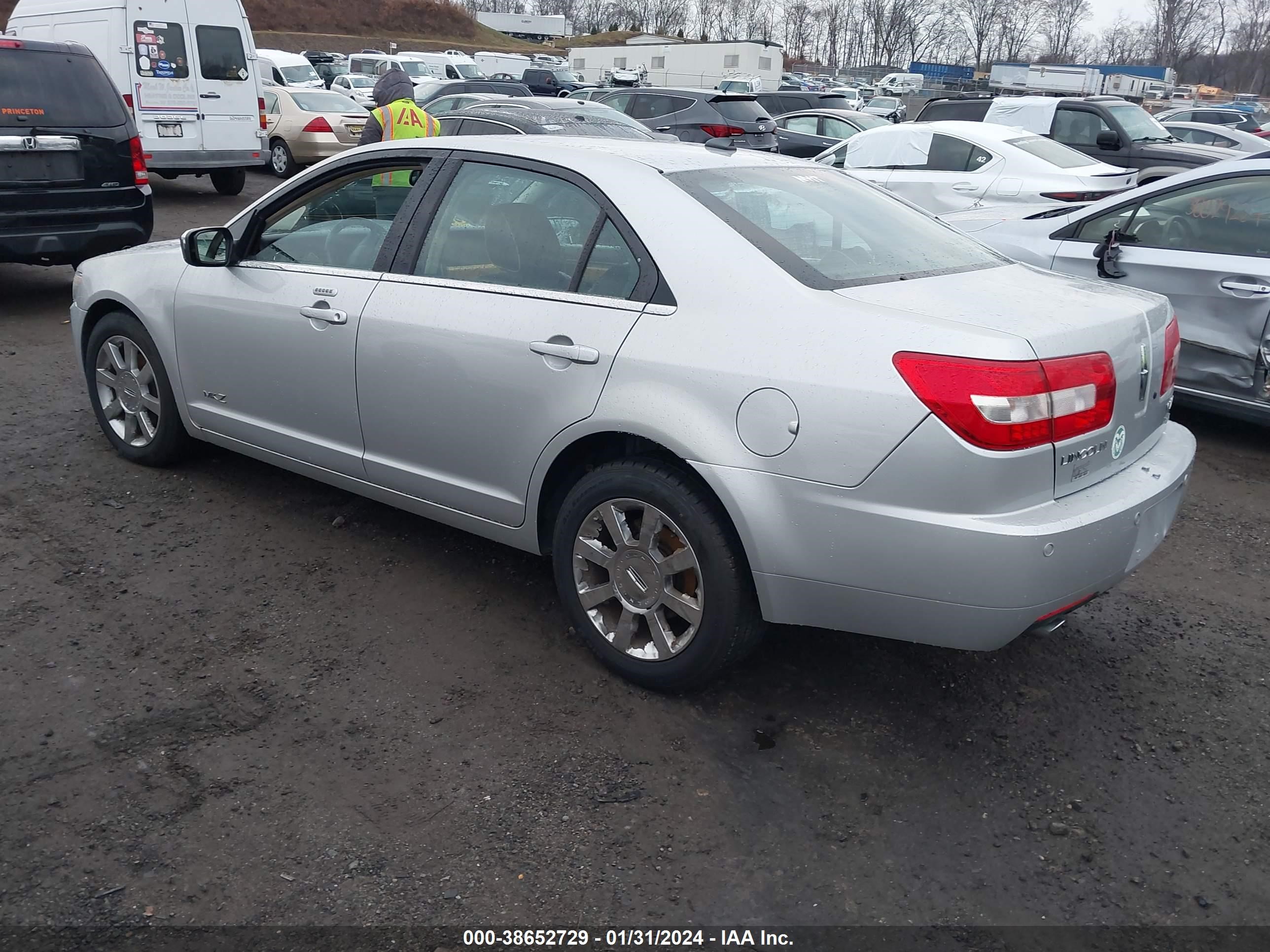 Photo 2 VIN: 3LNHM28TX9R615438 - LINCOLN MKZ 