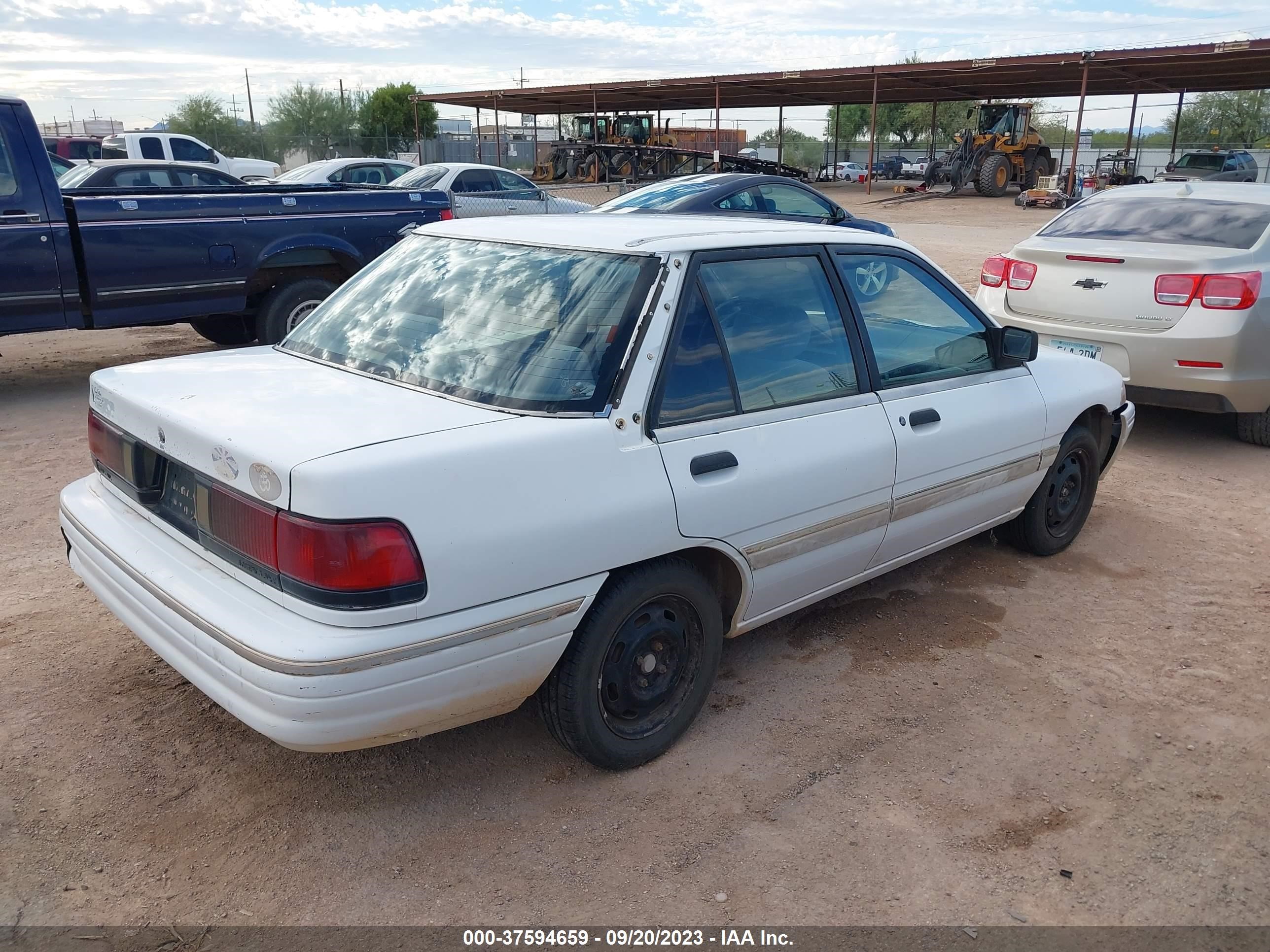 Photo 3 VIN: 3MAPM10J0PR626563 - MERCURY TRACER 