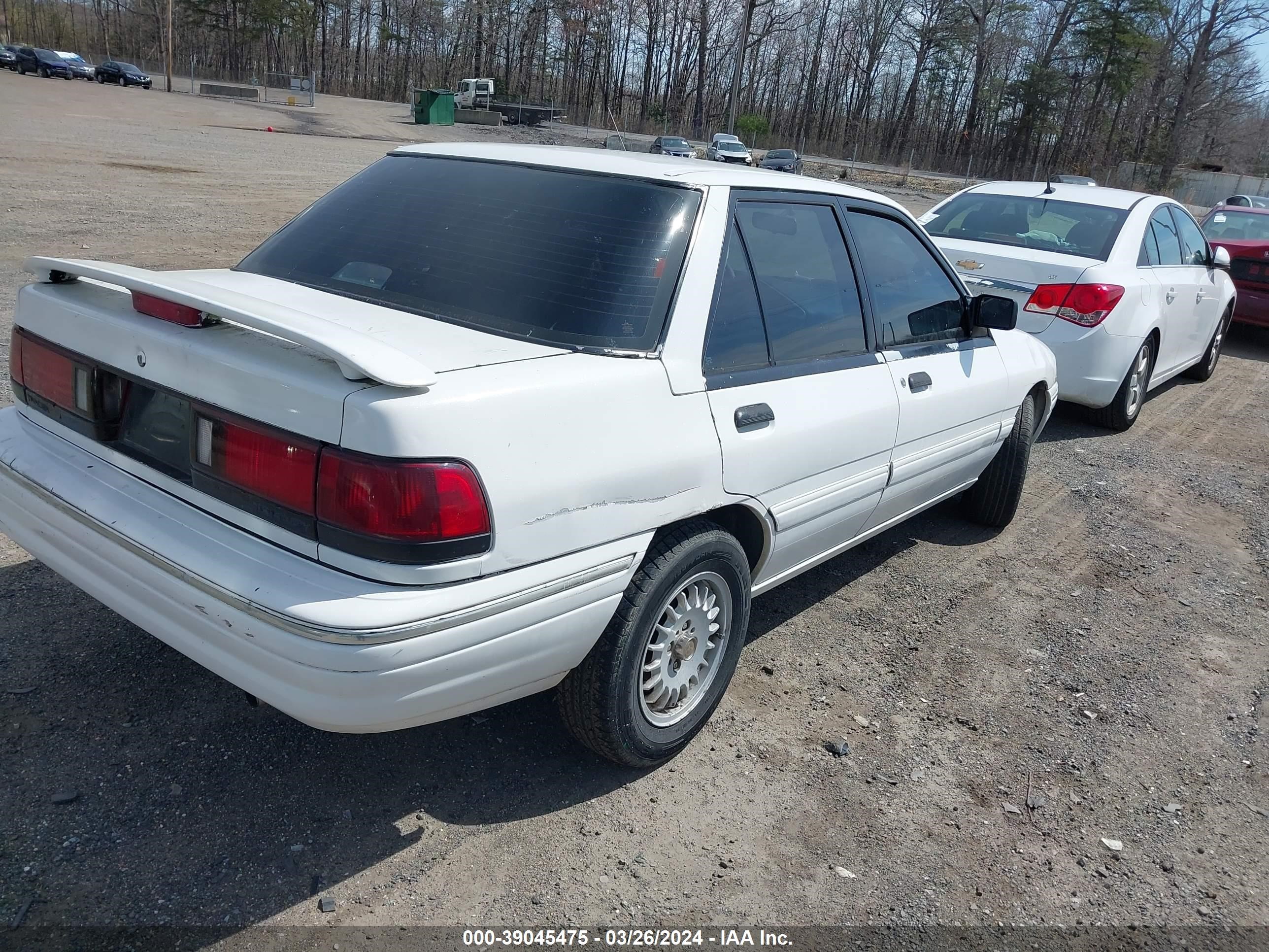 Photo 3 VIN: 3MAPM10JIPR629911 - MERCURY TRACER 