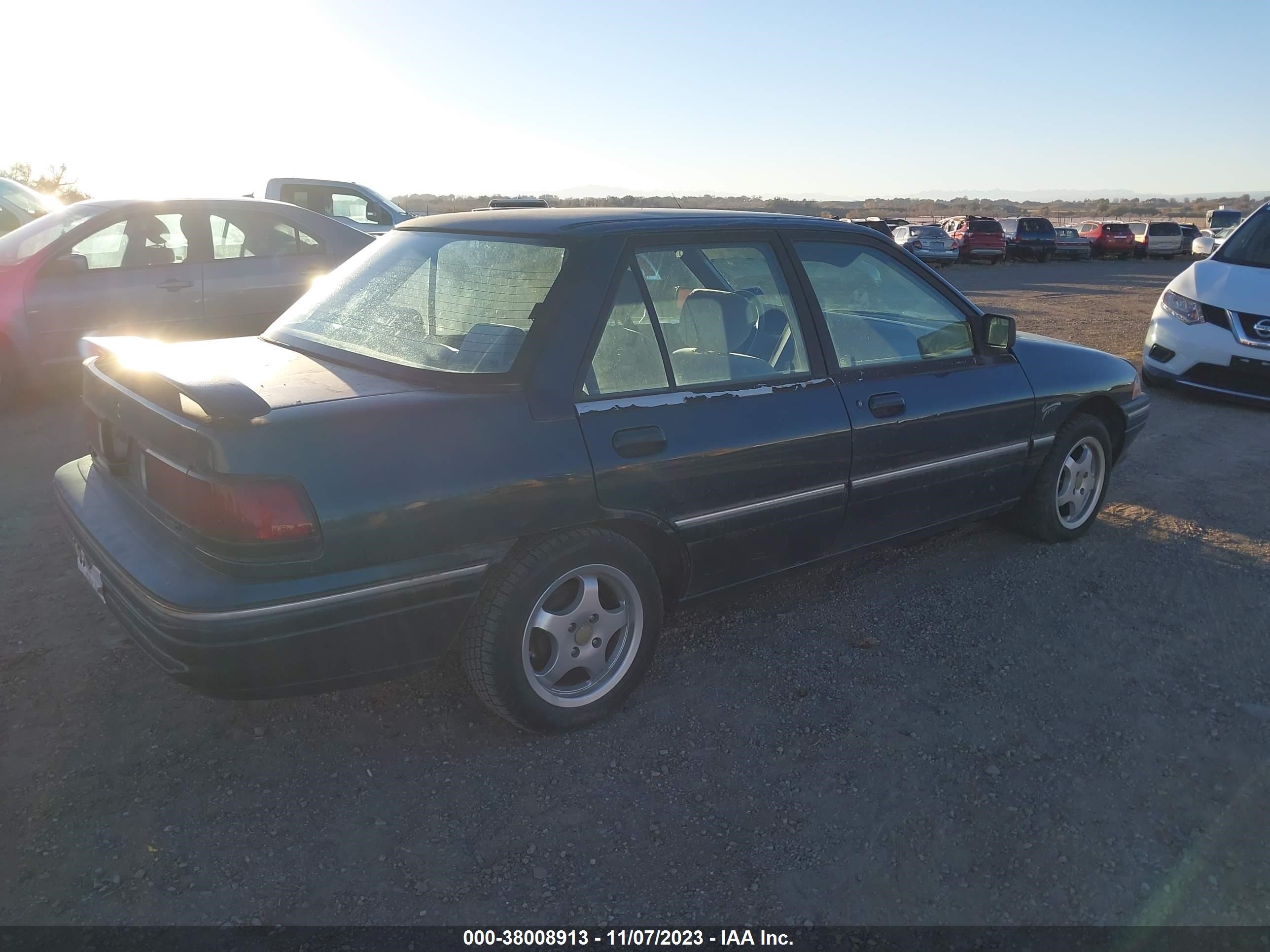 Photo 3 VIN: 3MASM10J2SR612635 - MERCURY TRACER 