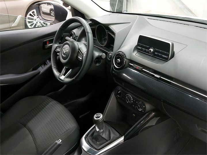 Photo 3 VIN: 3MDDJ6HV50M216685 - MAZDA 2 