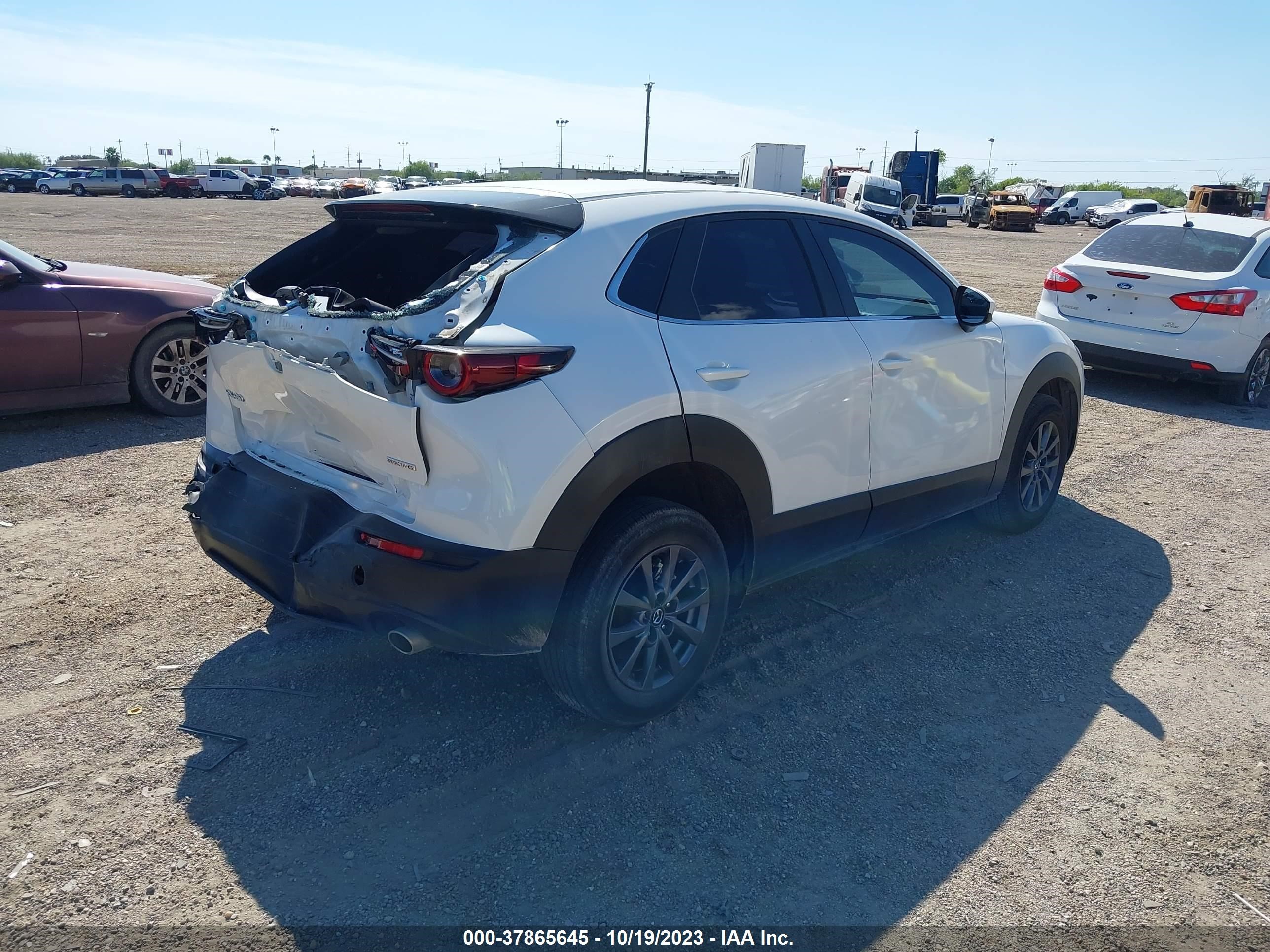 Photo 3 VIN: 3MVDMABL1LM127553 - MAZDA CX-30 