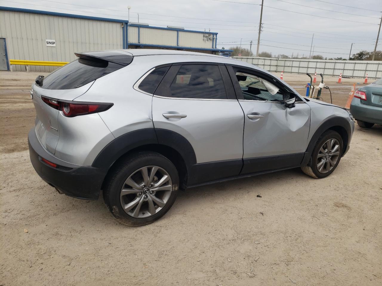 Photo 2 VIN: 3MVDMACL7LM102929 - MAZDA CX-30 