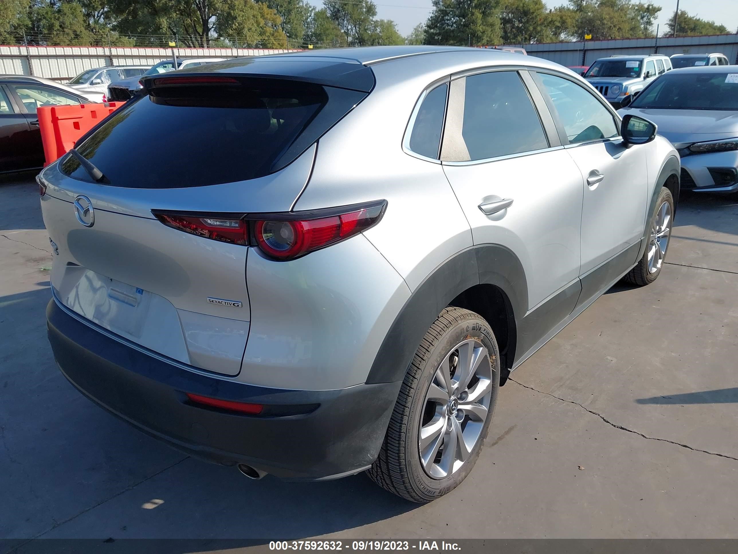 Photo 3 VIN: 3MVDMBCL6MM273145 - MAZDA CX-30 