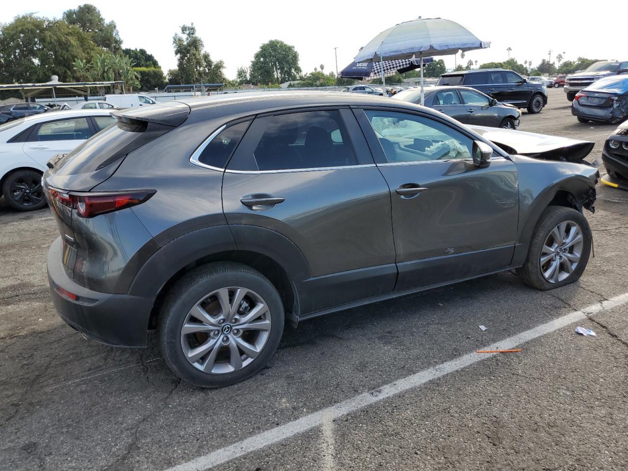 Photo 2 VIN: 3MVDMBCL8MM316481 - MAZDA CX-30 