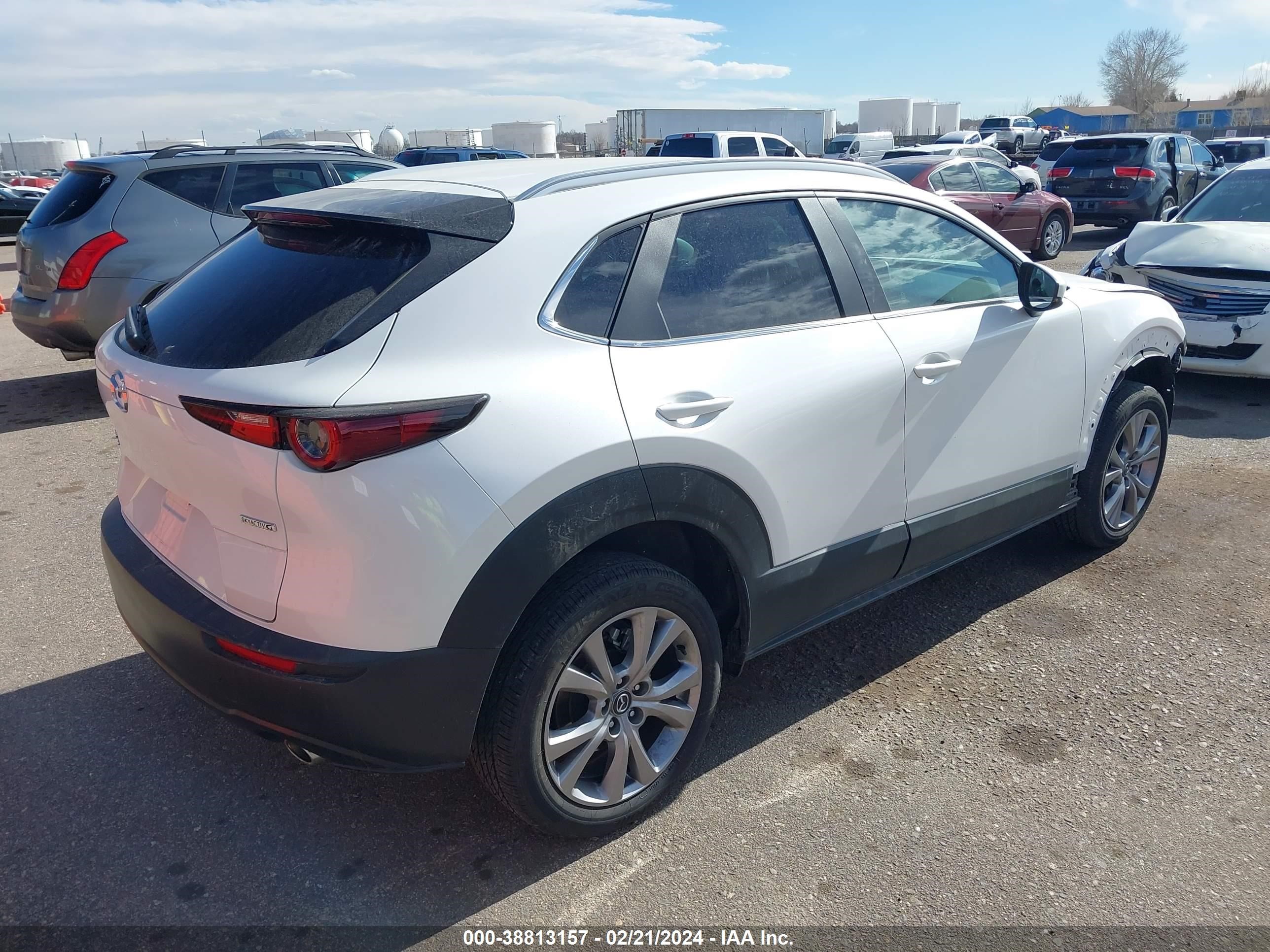 Photo 3 VIN: 3MVDMBCM4PM562716 - MAZDA CX-30 