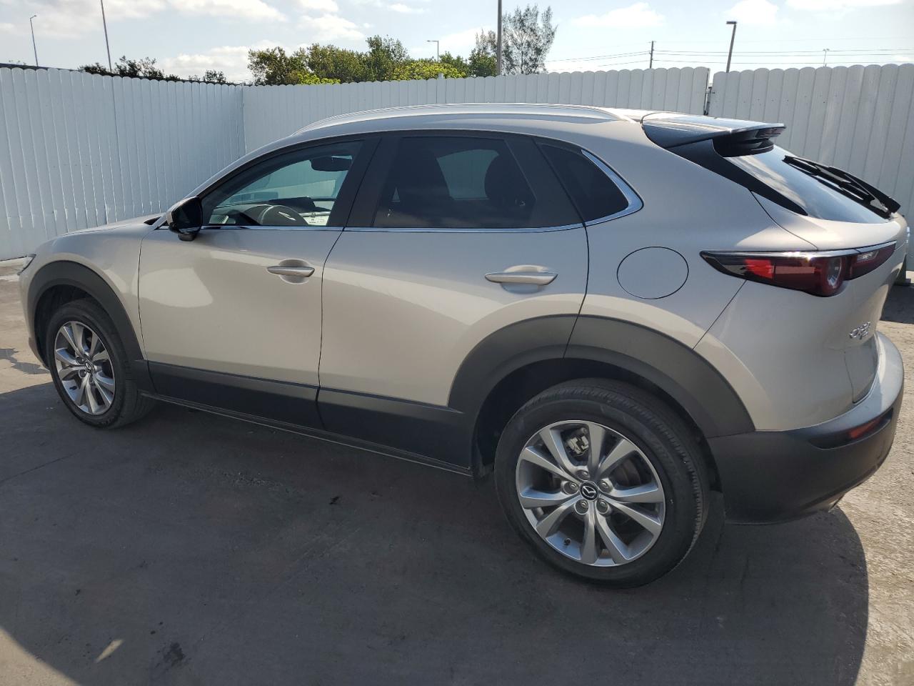 Photo 1 VIN: 3MVDMBCM8PM529637 - MAZDA CX-30 