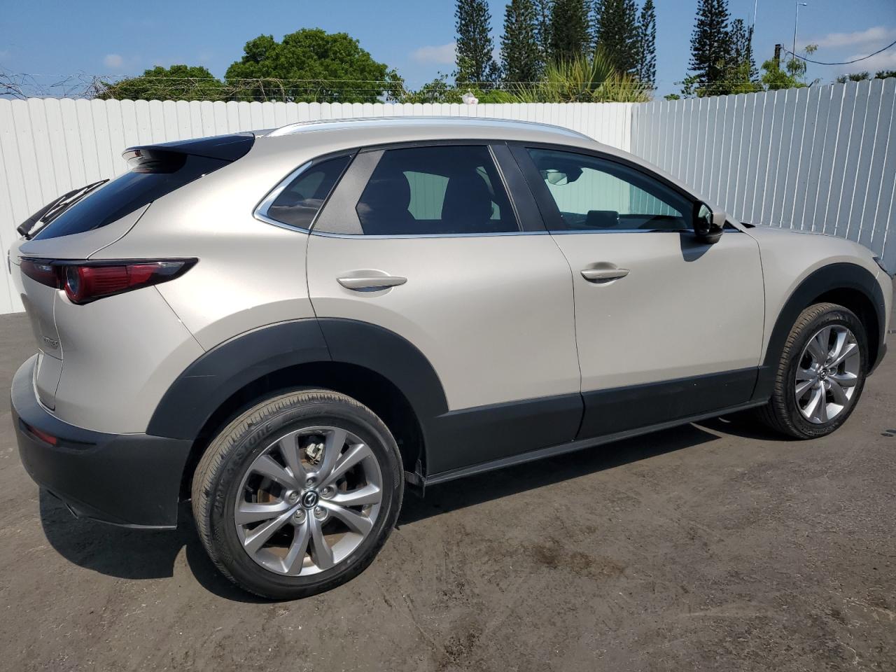 Photo 2 VIN: 3MVDMBCM8PM529637 - MAZDA CX-30 