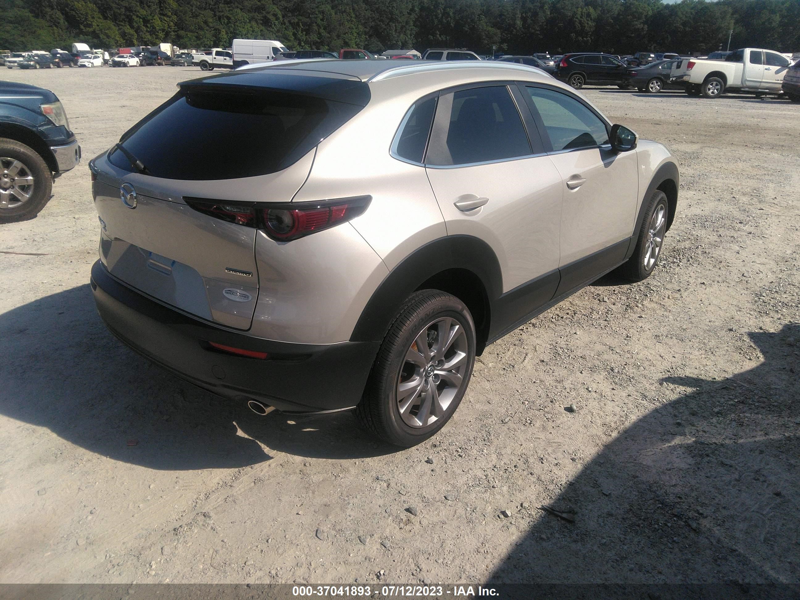 Photo 3 VIN: 3MVDMBCMXPM553440 - MAZDA CX-30 