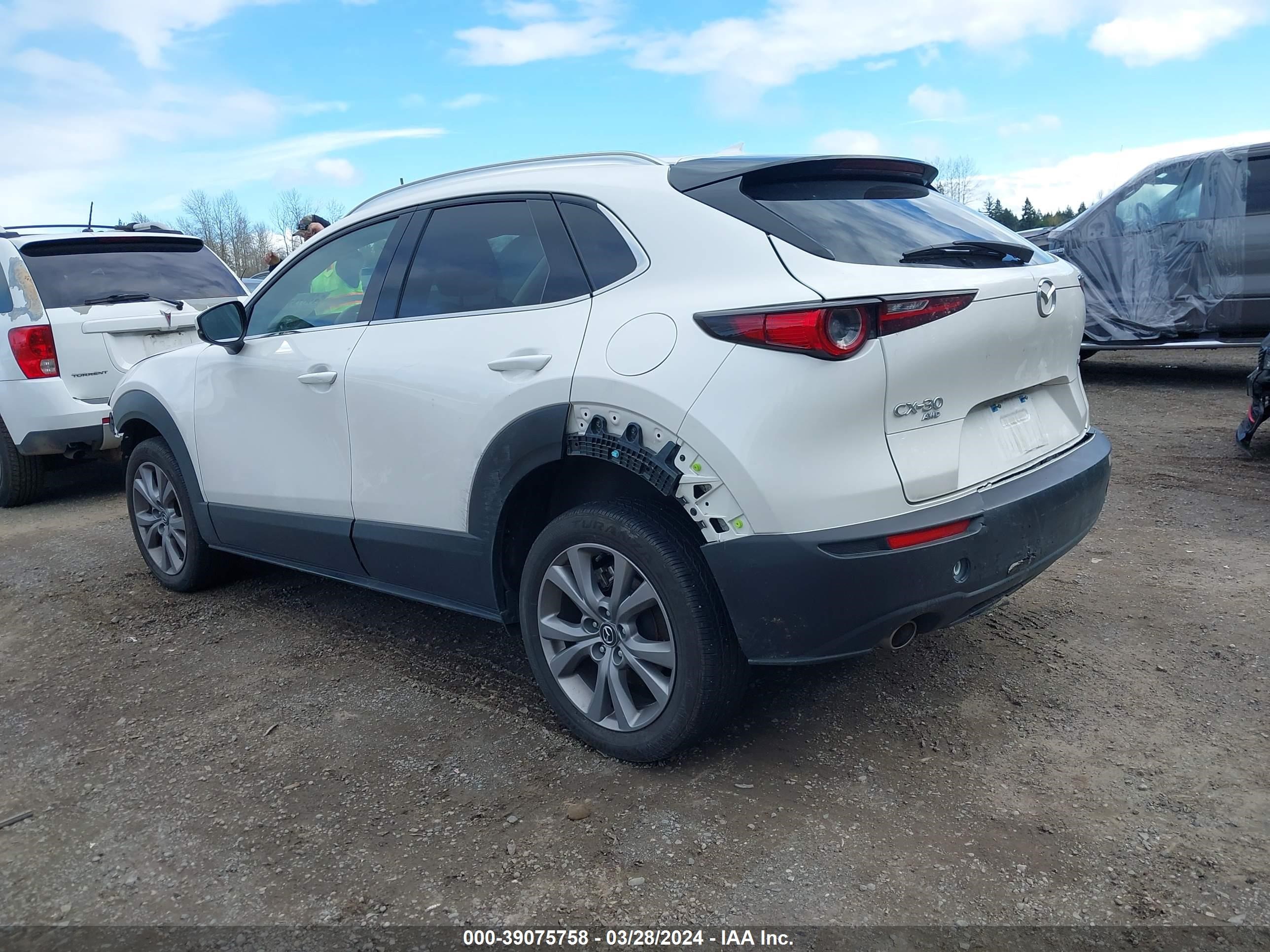 Photo 2 VIN: 3MVDMBDL2MM237452 - MAZDA CX-30 